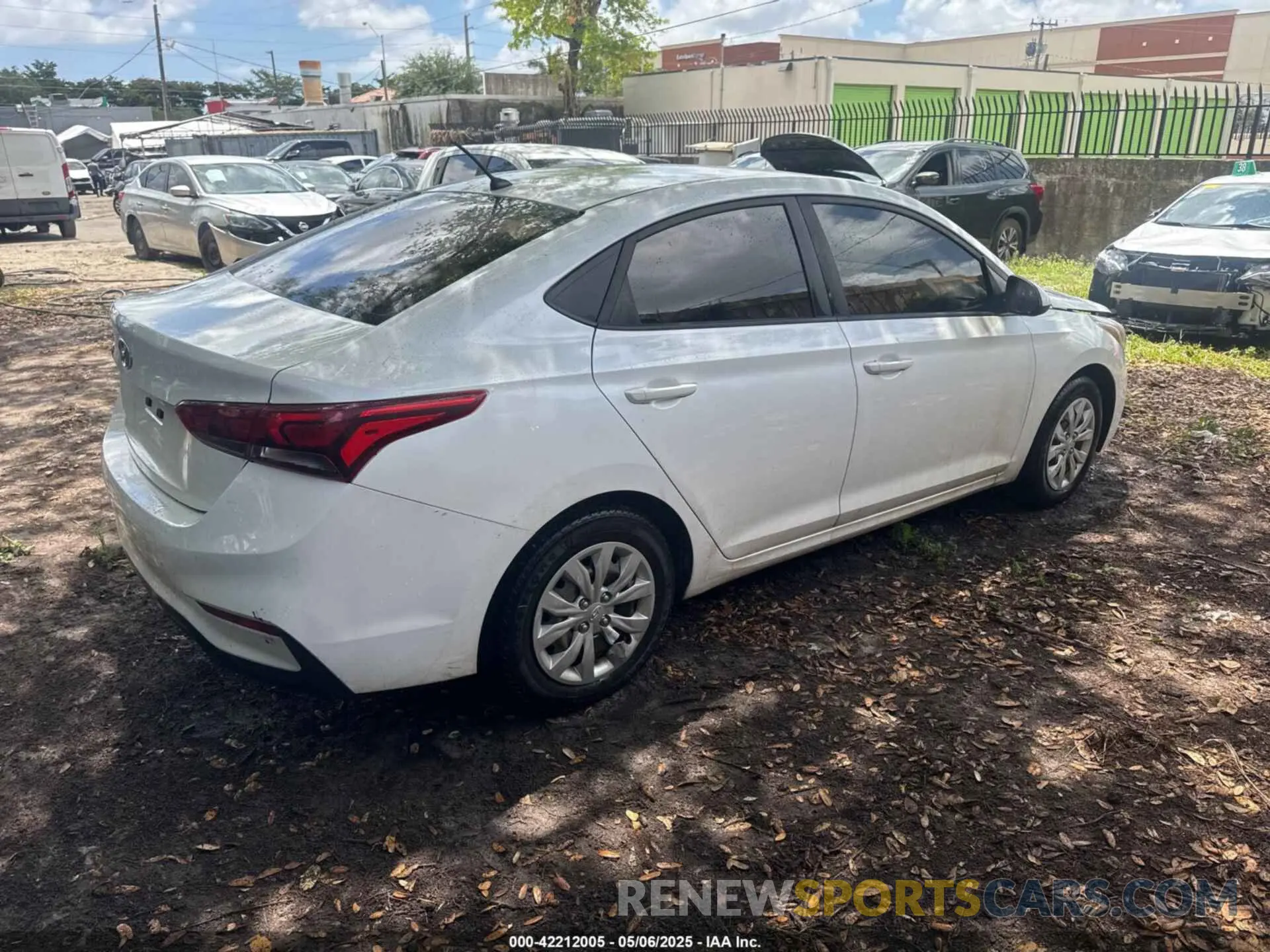 4 Photograph of a damaged car 3KPC24A38KE077040 HYUNDAI ACCENT 2019