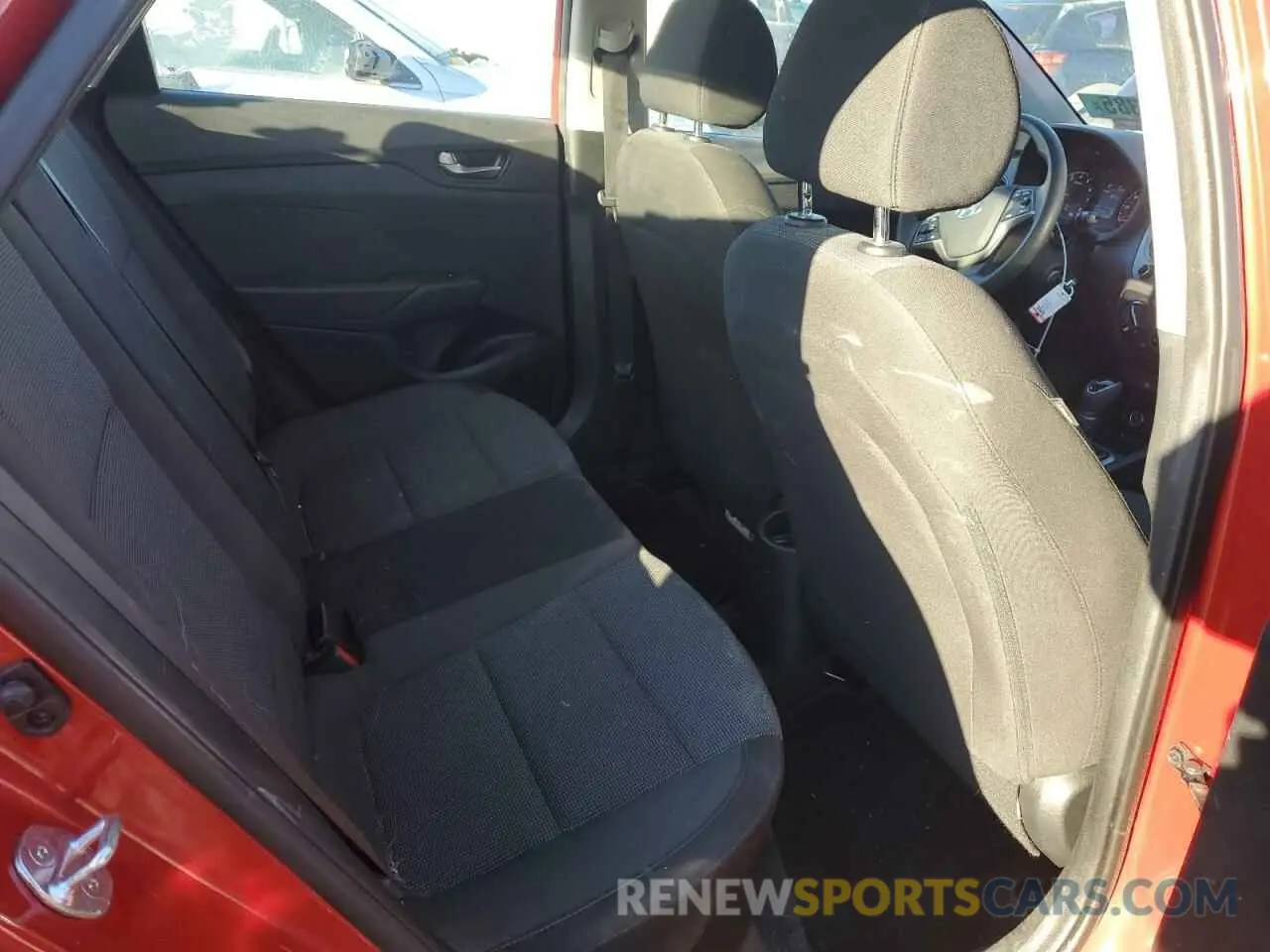 10 Photograph of a damaged car 3KPC24A38KE084957 HYUNDAI ACCENT 2019