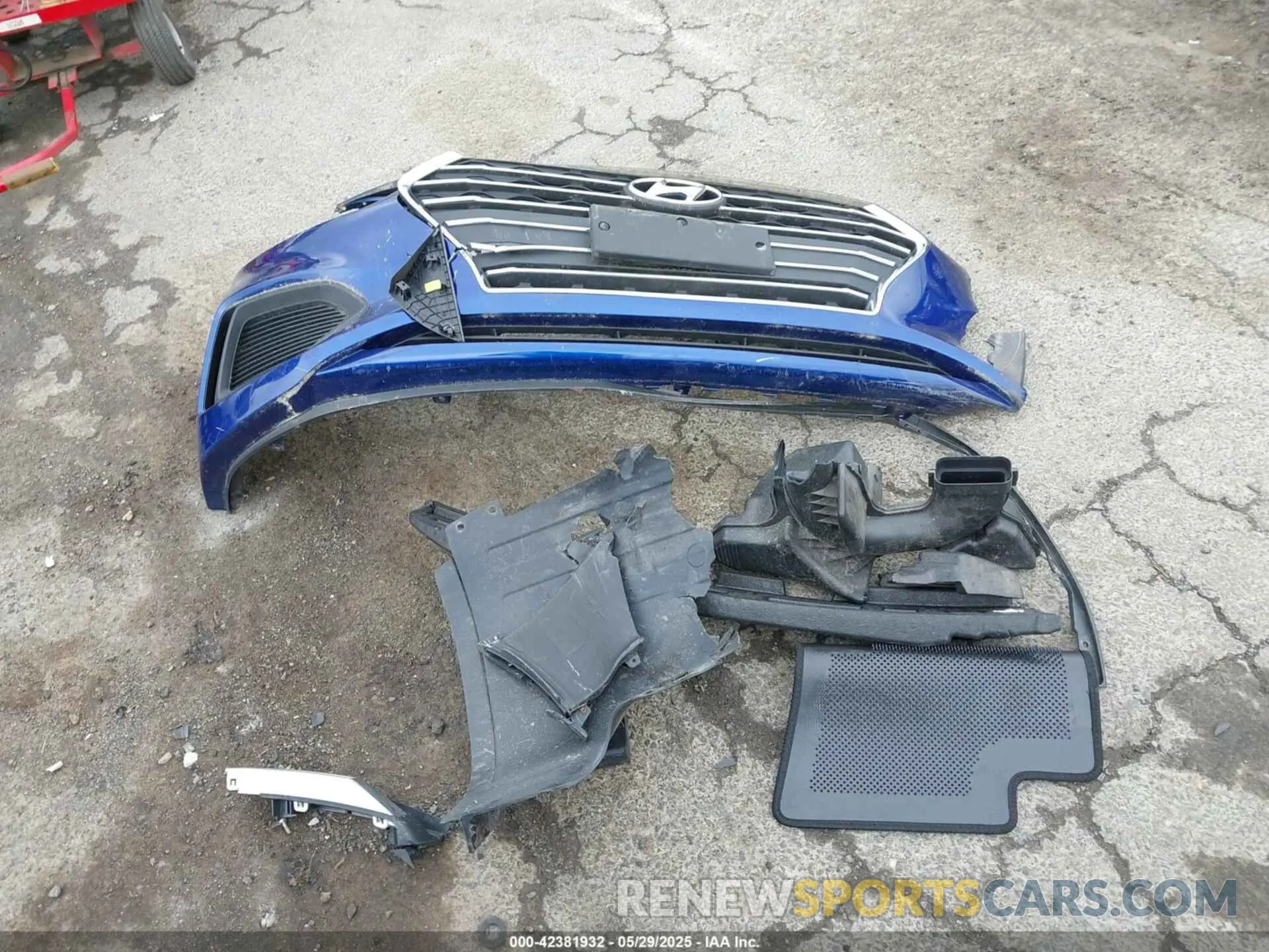 12 Photograph of a damaged car 3KPC24A38KE088524 HYUNDAI ACCENT 2019