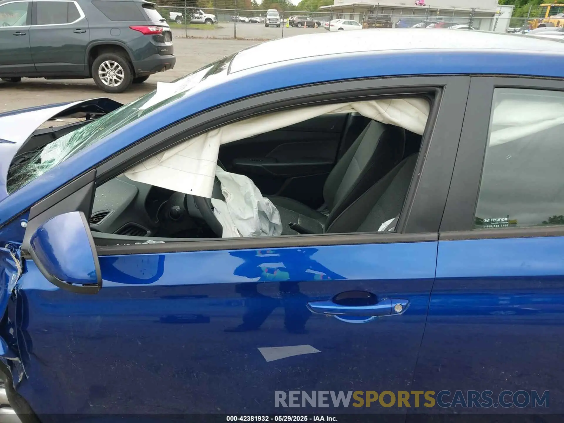 18 Photograph of a damaged car 3KPC24A38KE088524 HYUNDAI ACCENT 2019