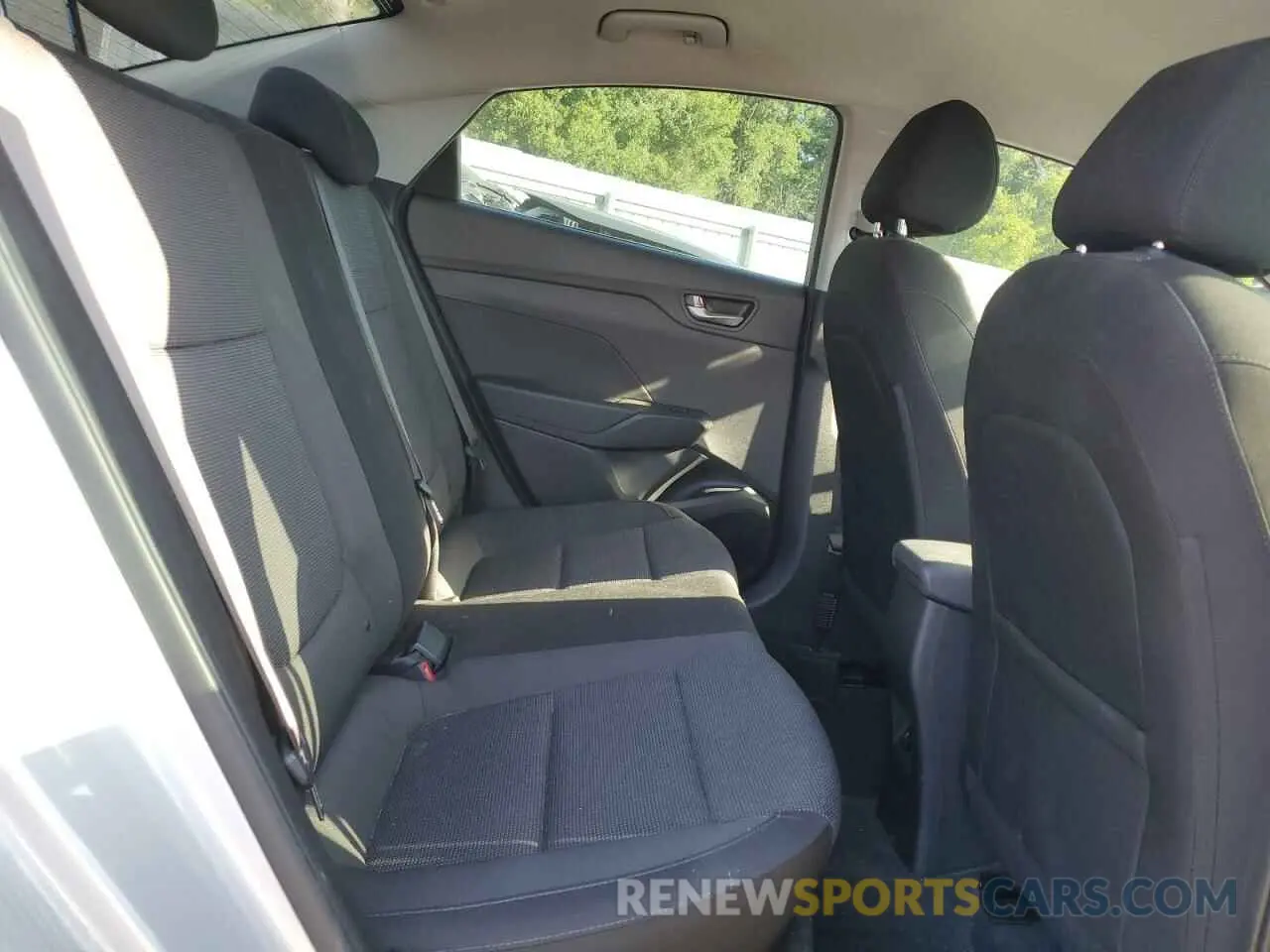 10 Photograph of a damaged car 3KPC24A39KE057864 HYUNDAI ACCENT 2019