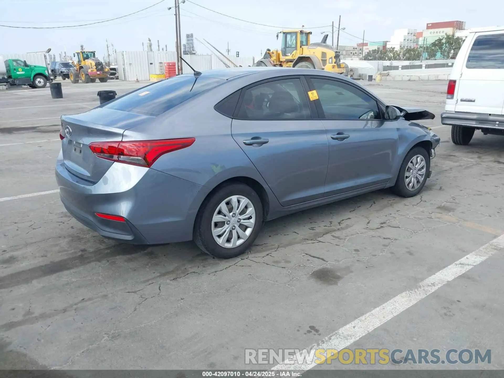 4 Photograph of a damaged car 3KPC24A39KE072252 HYUNDAI ACCENT 2019