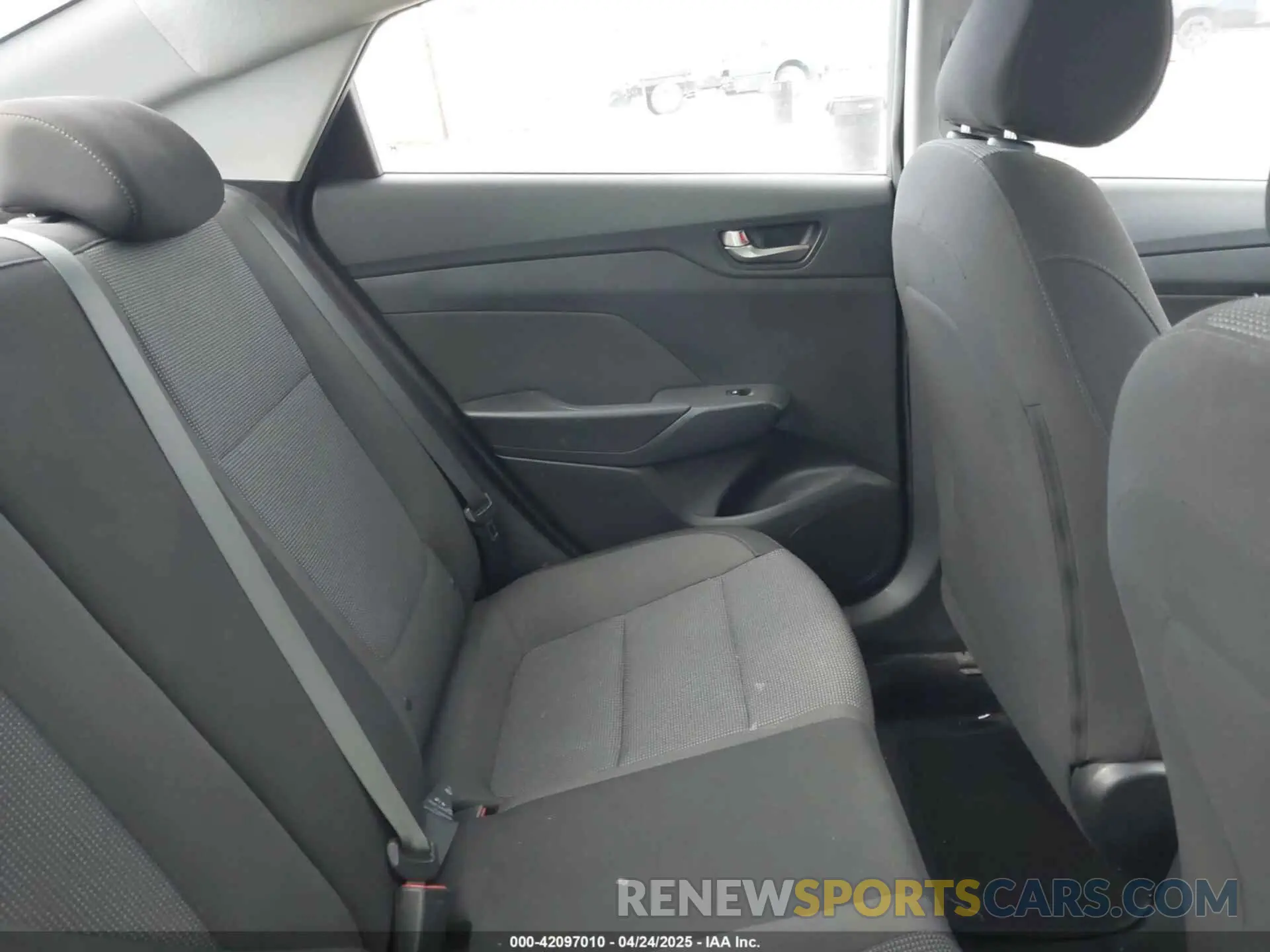 8 Photograph of a damaged car 3KPC24A39KE072252 HYUNDAI ACCENT 2019