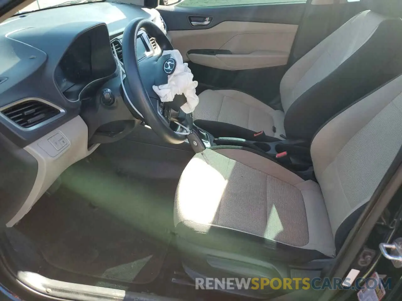 7 Photograph of a damaged car 3KPC24A3XKE044766 HYUNDAI ACCENT 2019