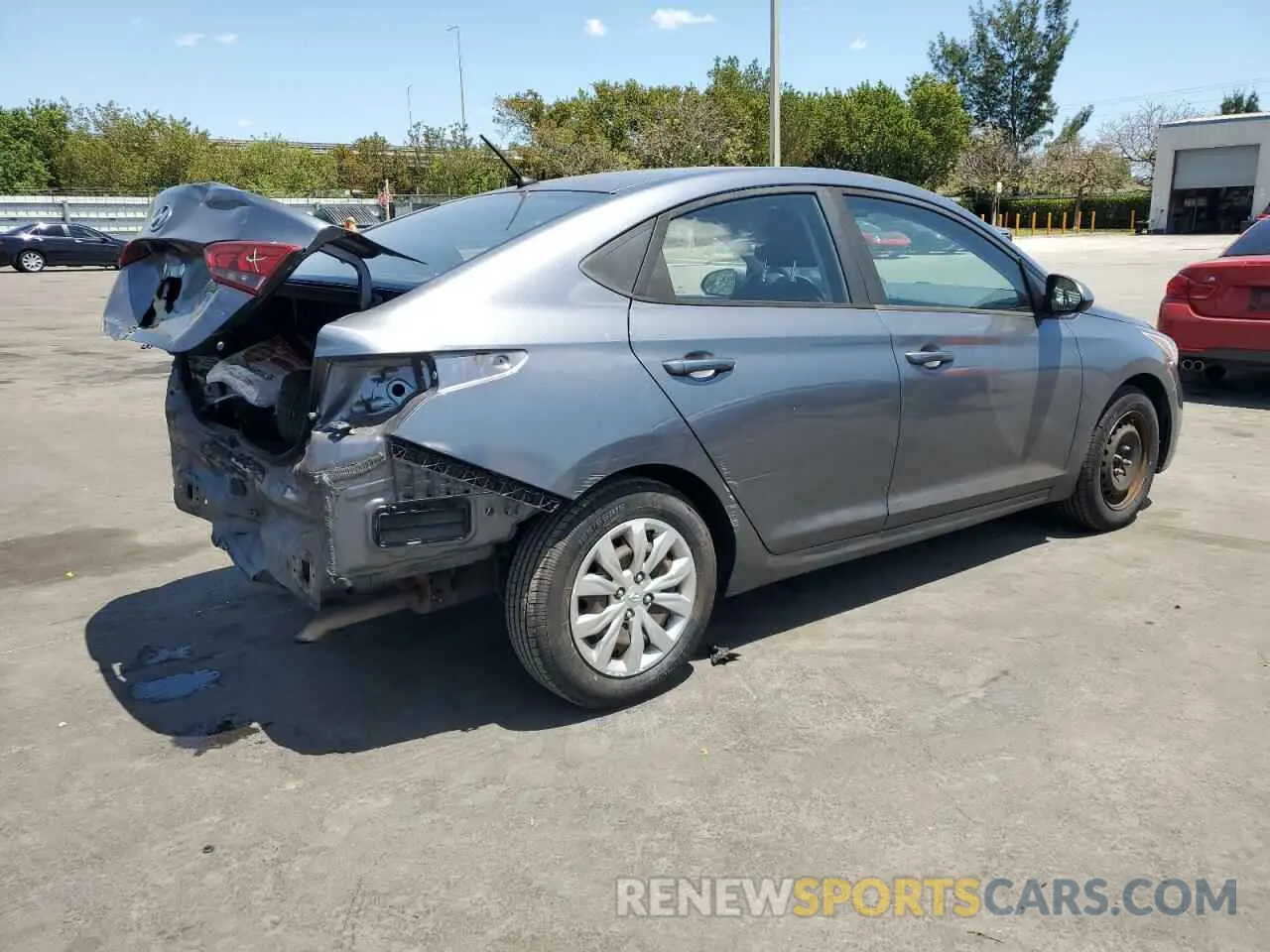 3 Фотография поврежденного автомобиля 3KPC24A3XKE080702 HYUNDAI ACCENT 2019