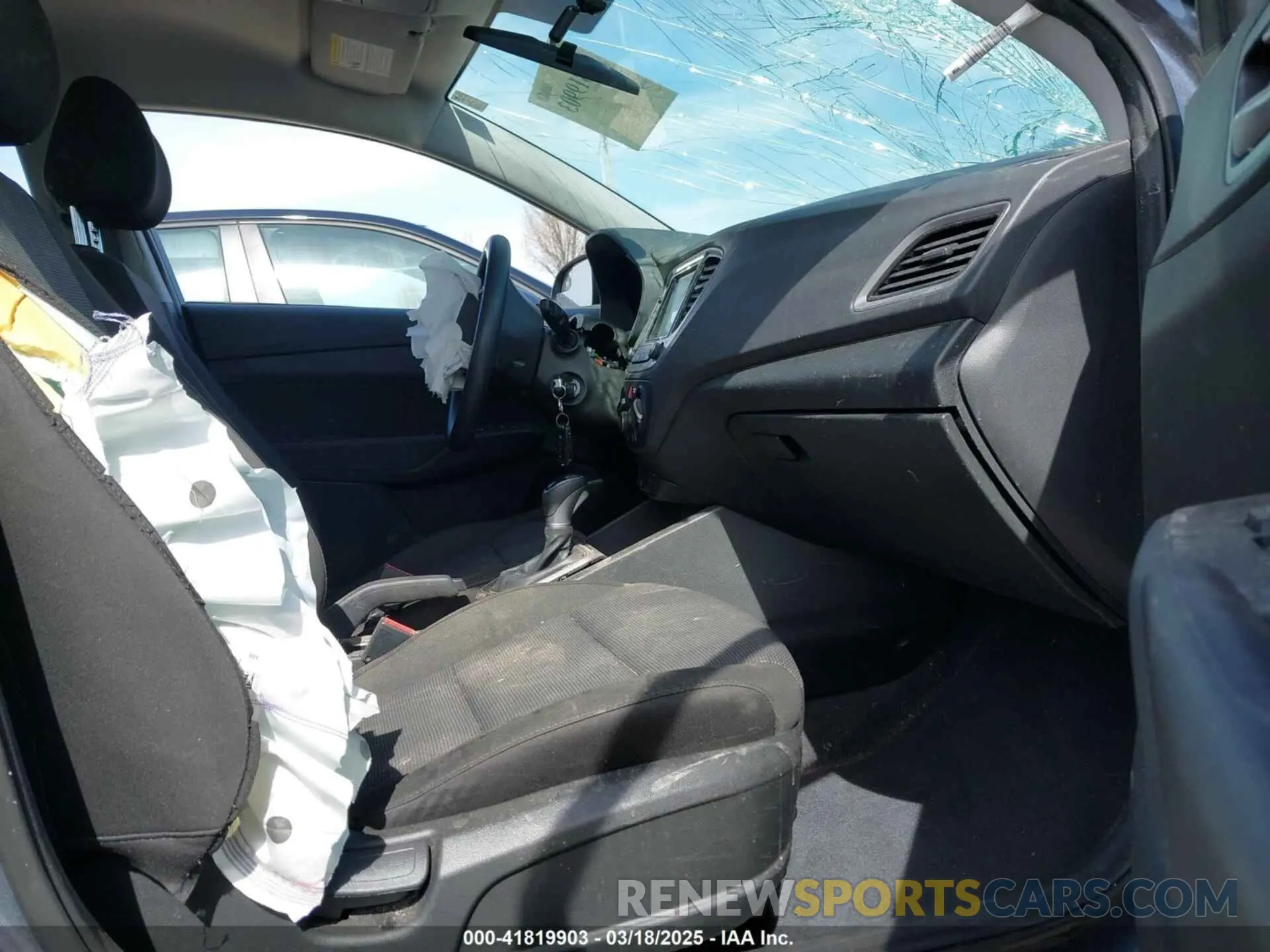 5 Photograph of a damaged car 3KPC24A60LE094667 HYUNDAI ACCENT 2020