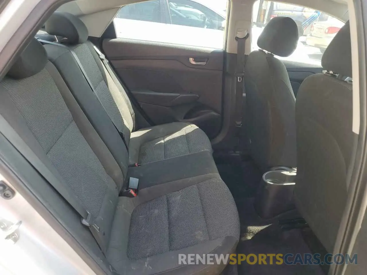 10 Photograph of a damaged car 3KPC24A60LE114724 HYUNDAI ACCENT 2020
