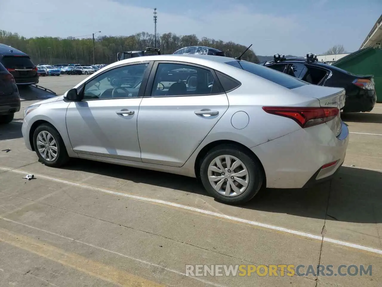 2 Photograph of a damaged car 3KPC24A60LE114724 HYUNDAI ACCENT 2020