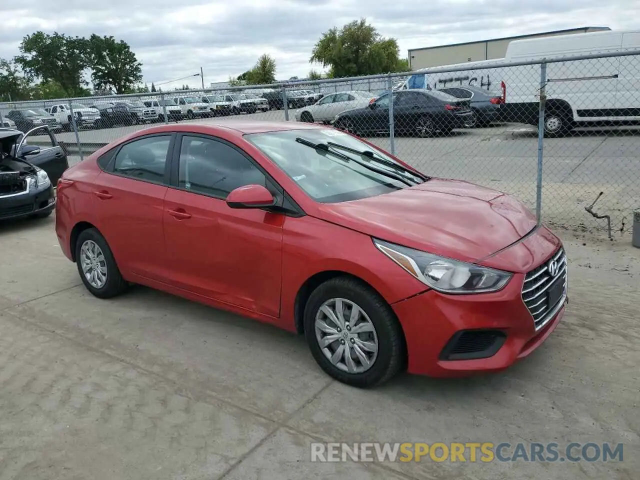 4 Photograph of a damaged car 3KPC24A60LE114965 HYUNDAI ACCENT 2020