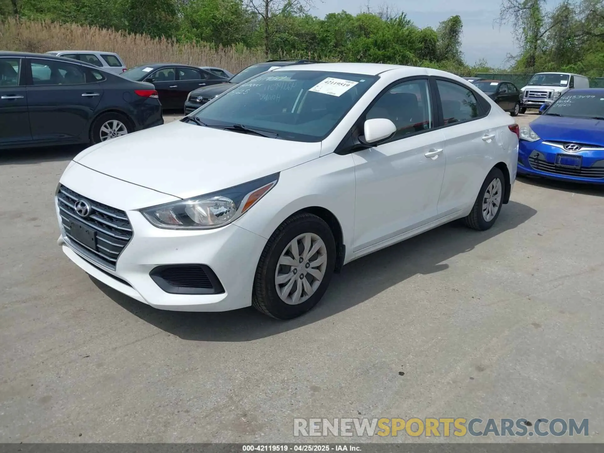 2 Photograph of a damaged car 3KPC24A61LE094242 HYUNDAI ACCENT 2020