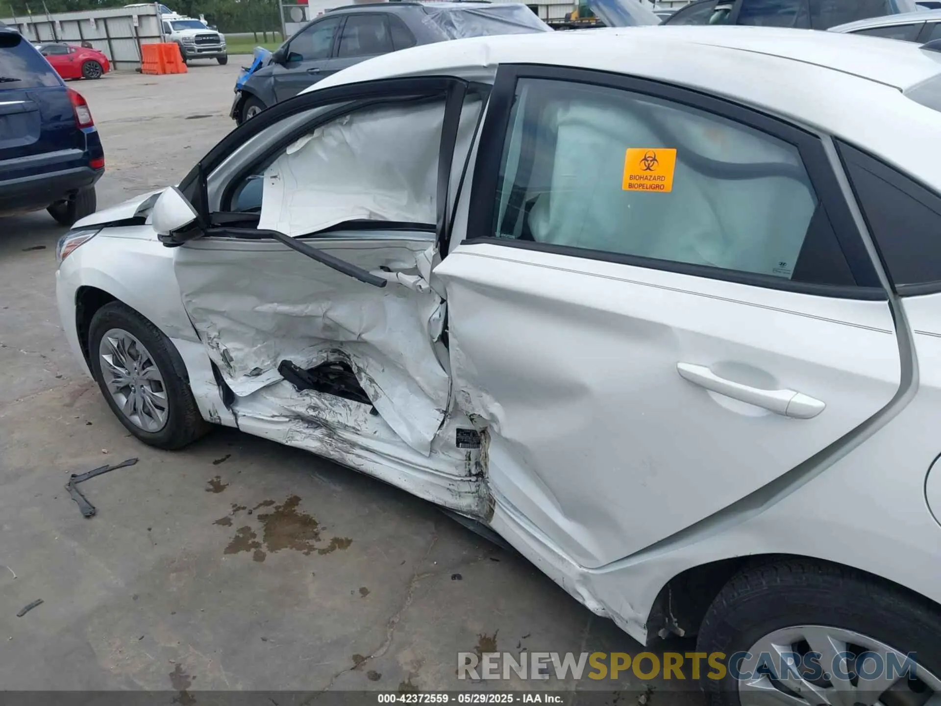 14 Фотография поврежденного автомобиля 3KPC24A61LE096279 HYUNDAI ACCENT 2020