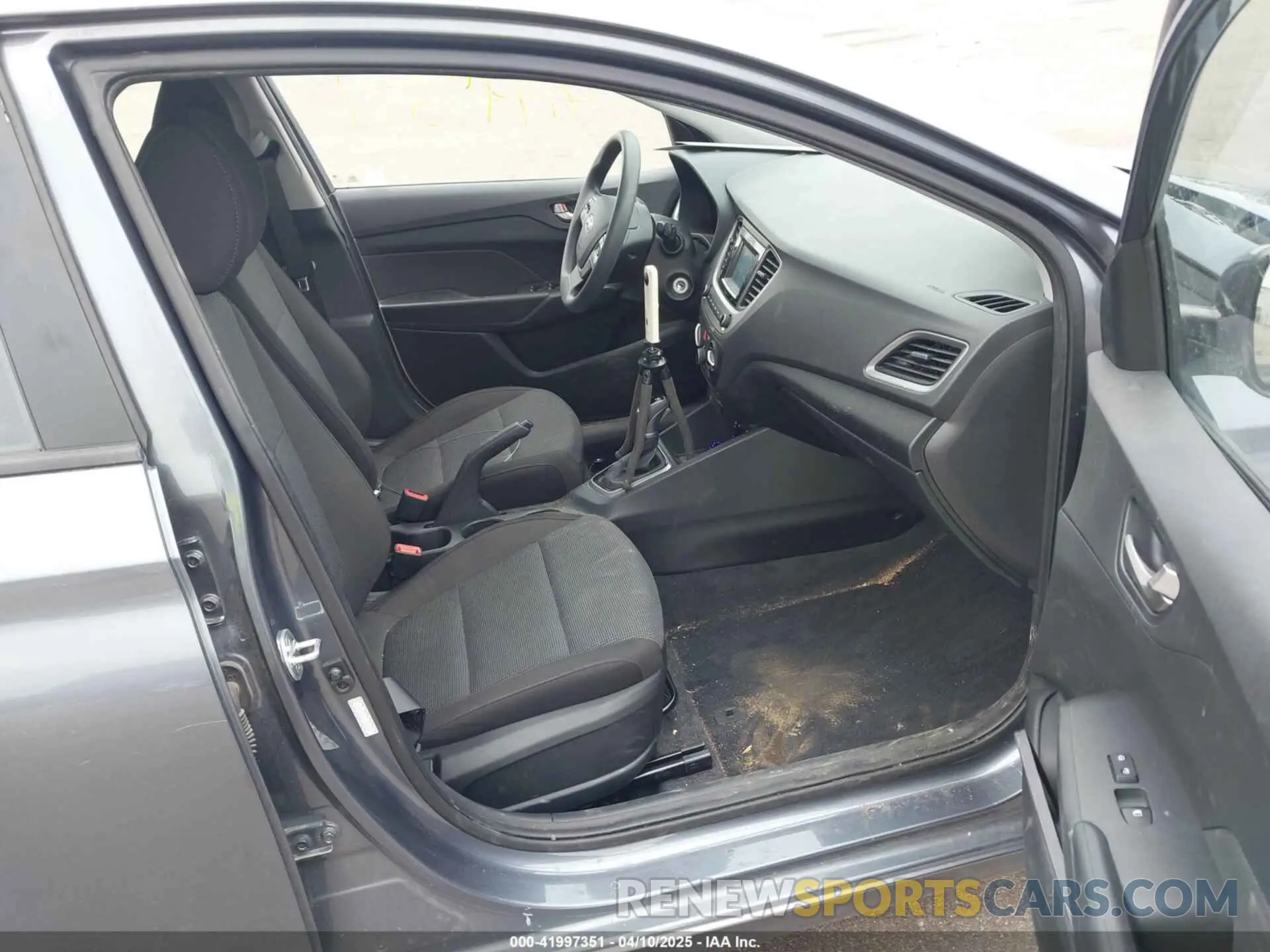 5 Фотография поврежденного автомобиля 3KPC24A61LE096847 HYUNDAI ACCENT 2020