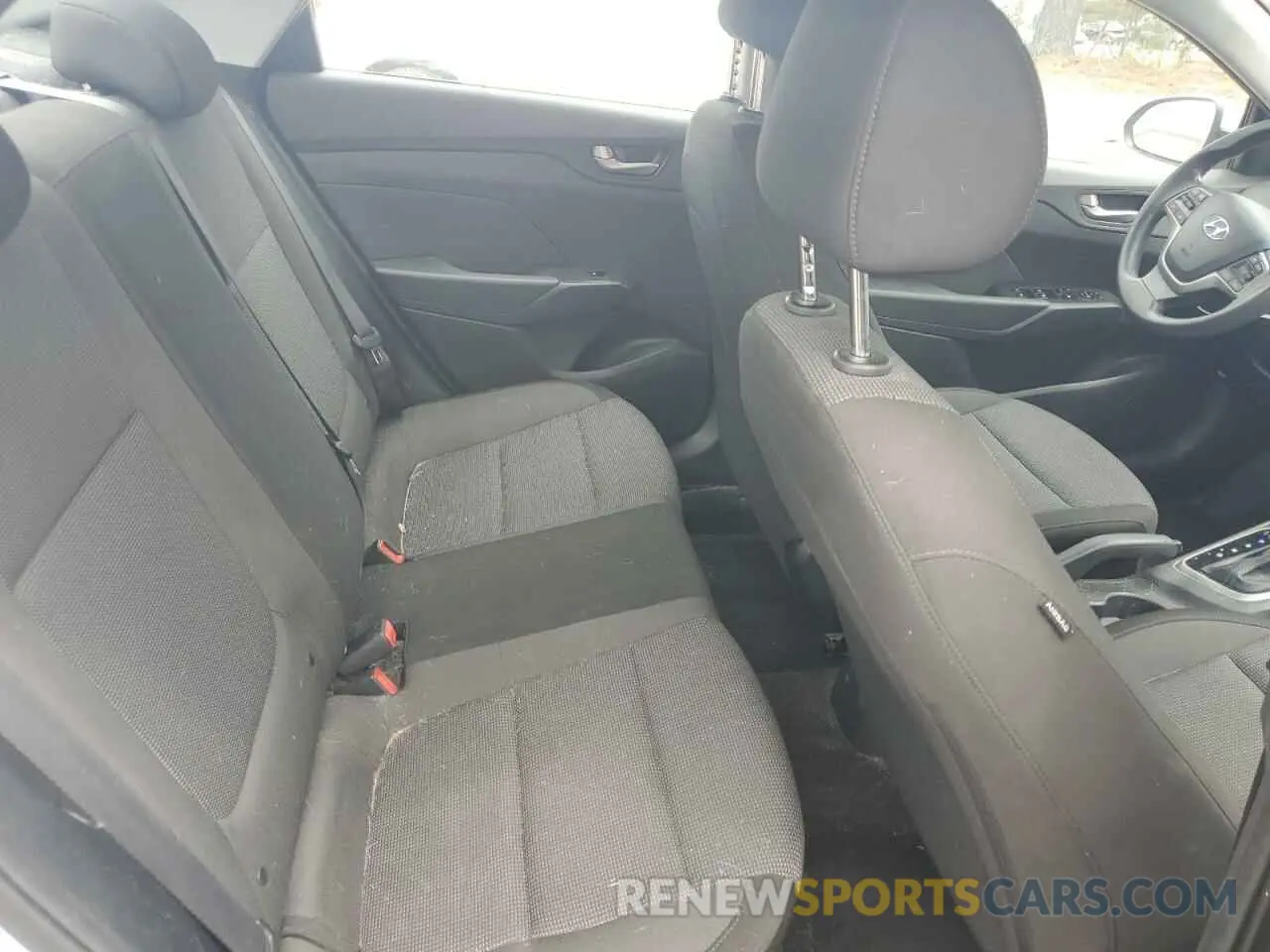 10 Фотография поврежденного автомобиля 3KPC24A63LE103264 HYUNDAI ACCENT 2020