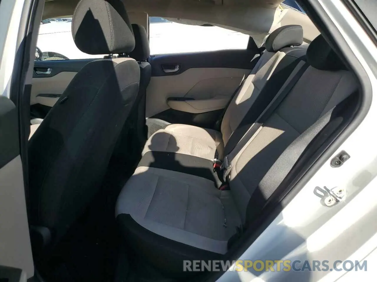 10 Photograph of a damaged car 3KPC24A63LE109159 HYUNDAI ACCENT 2020