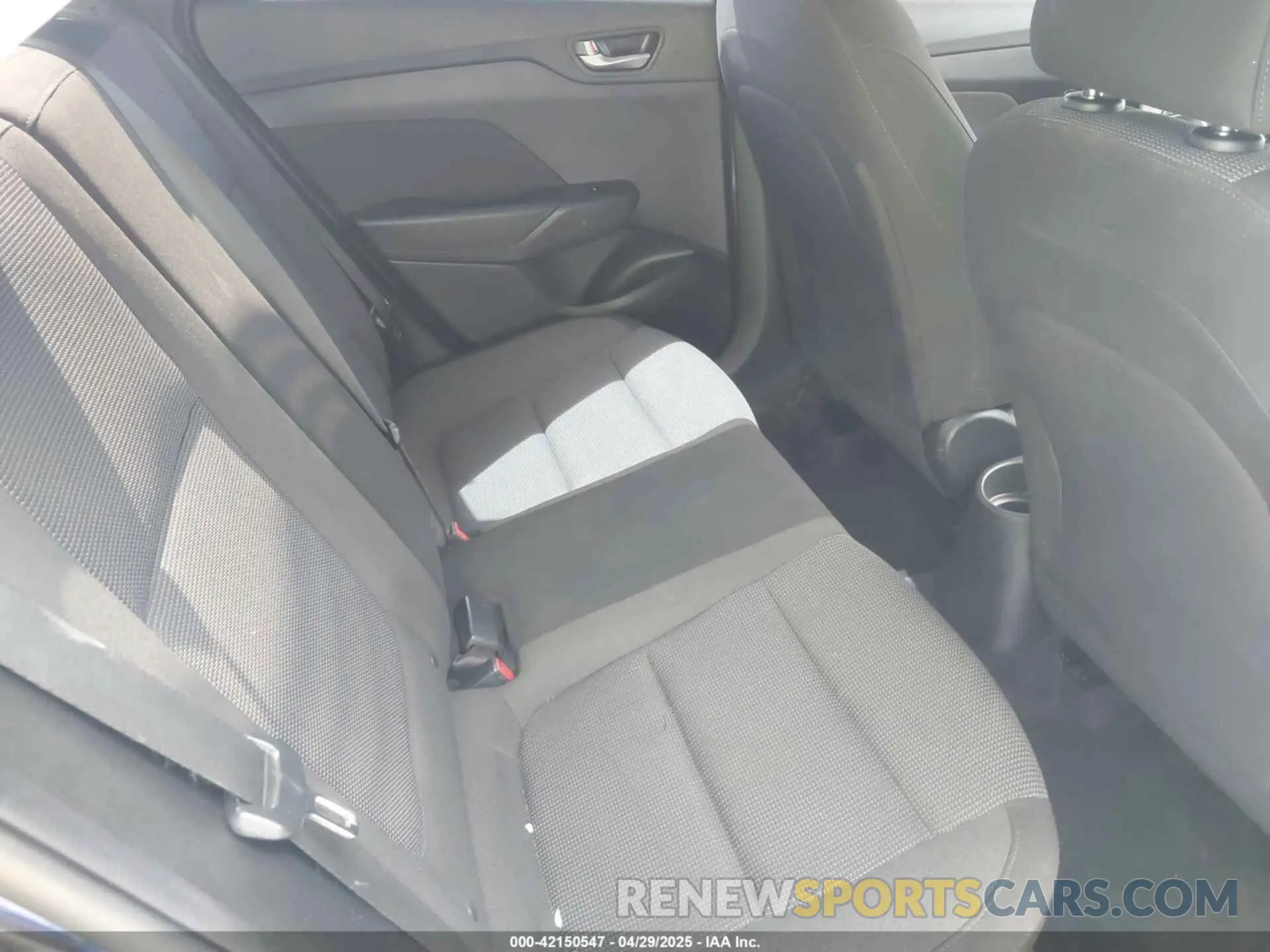 8 Фотография поврежденного автомобиля 3KPC24A63LE114006 HYUNDAI ACCENT 2020