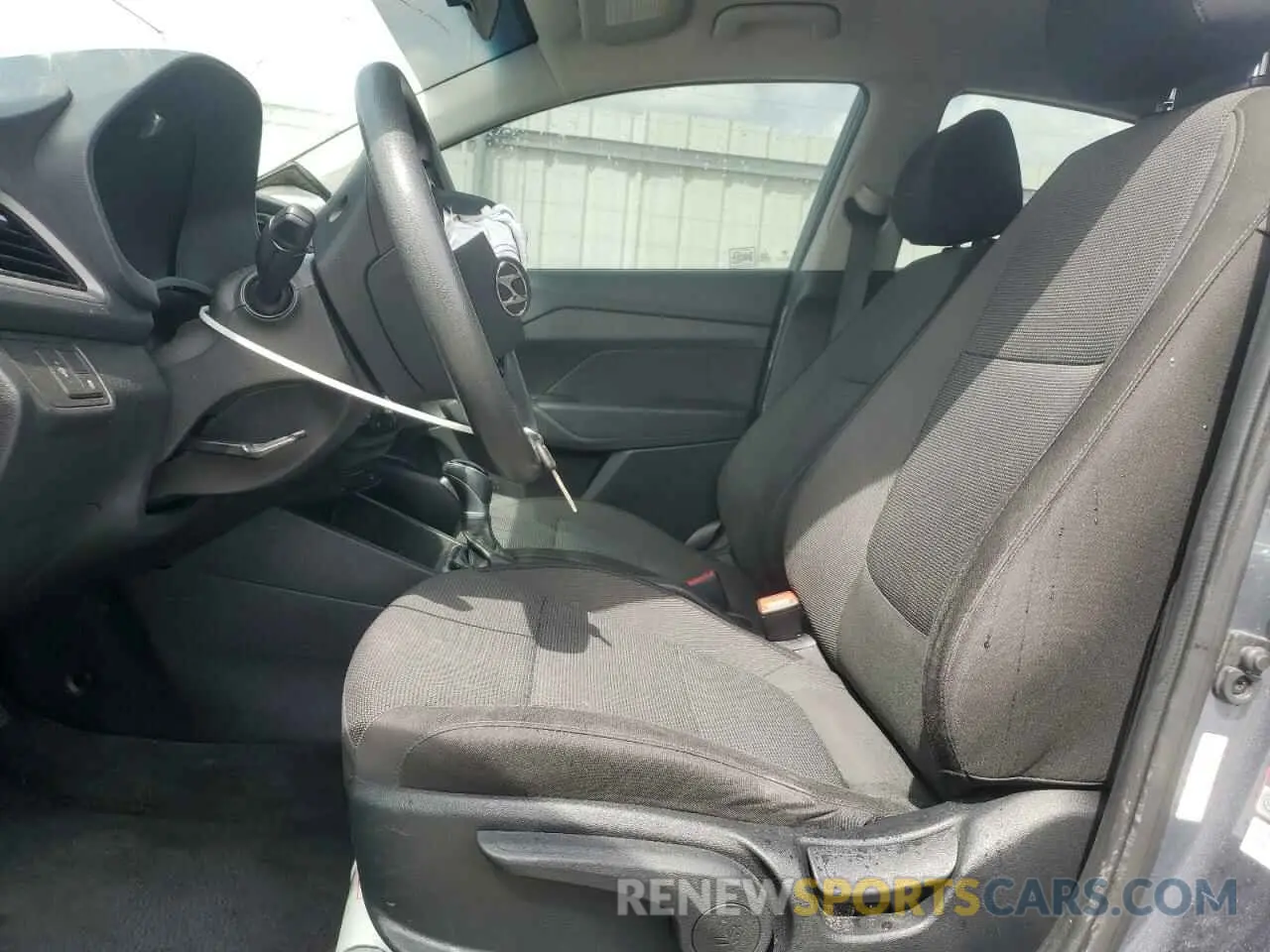 7 Photograph of a damaged car 3KPC24A64LE104844 HYUNDAI ACCENT 2020
