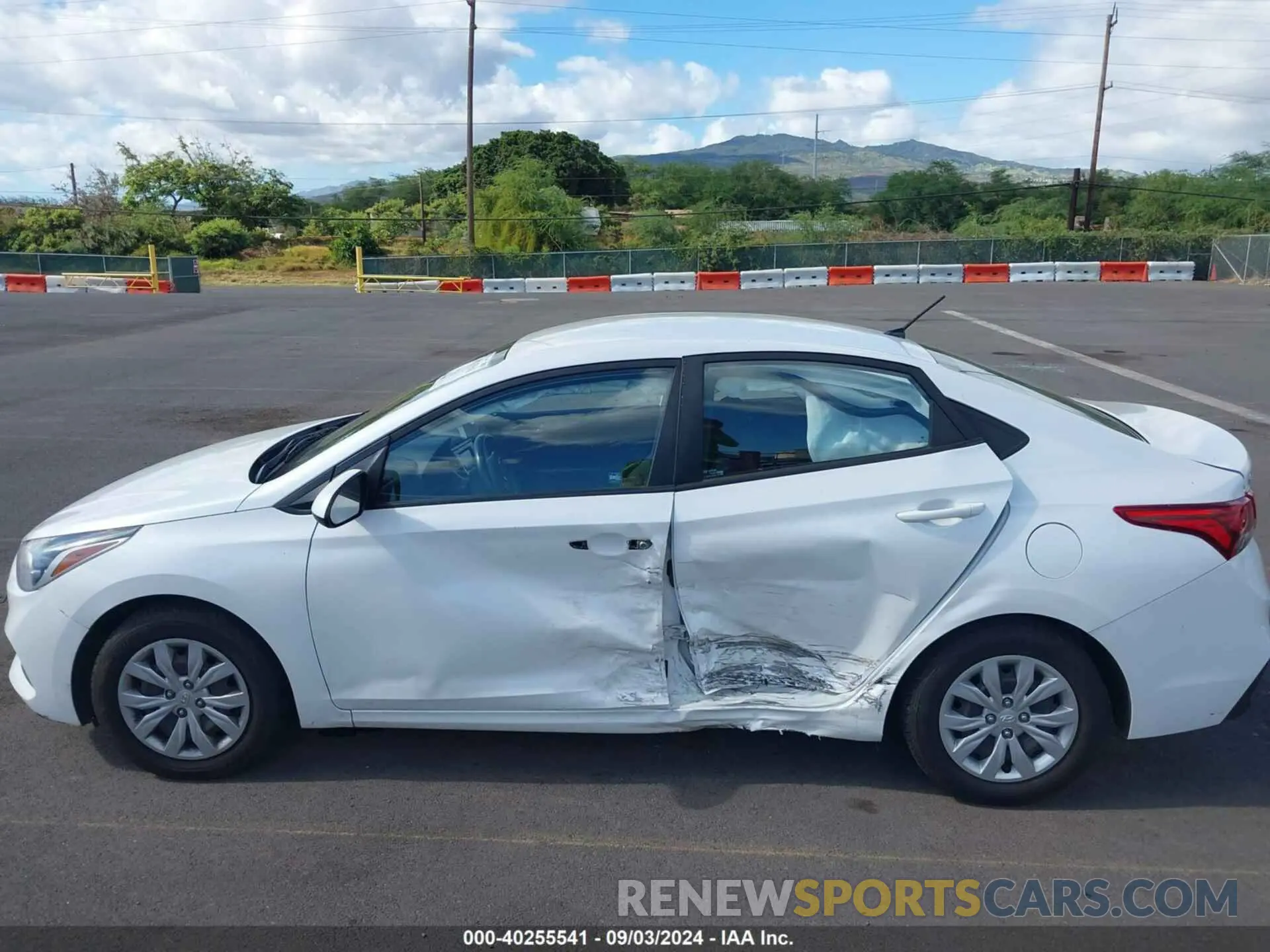 14 Photograph of a damaged car 3KPC24A65LE106067 HYUNDAI ACCENT 2020