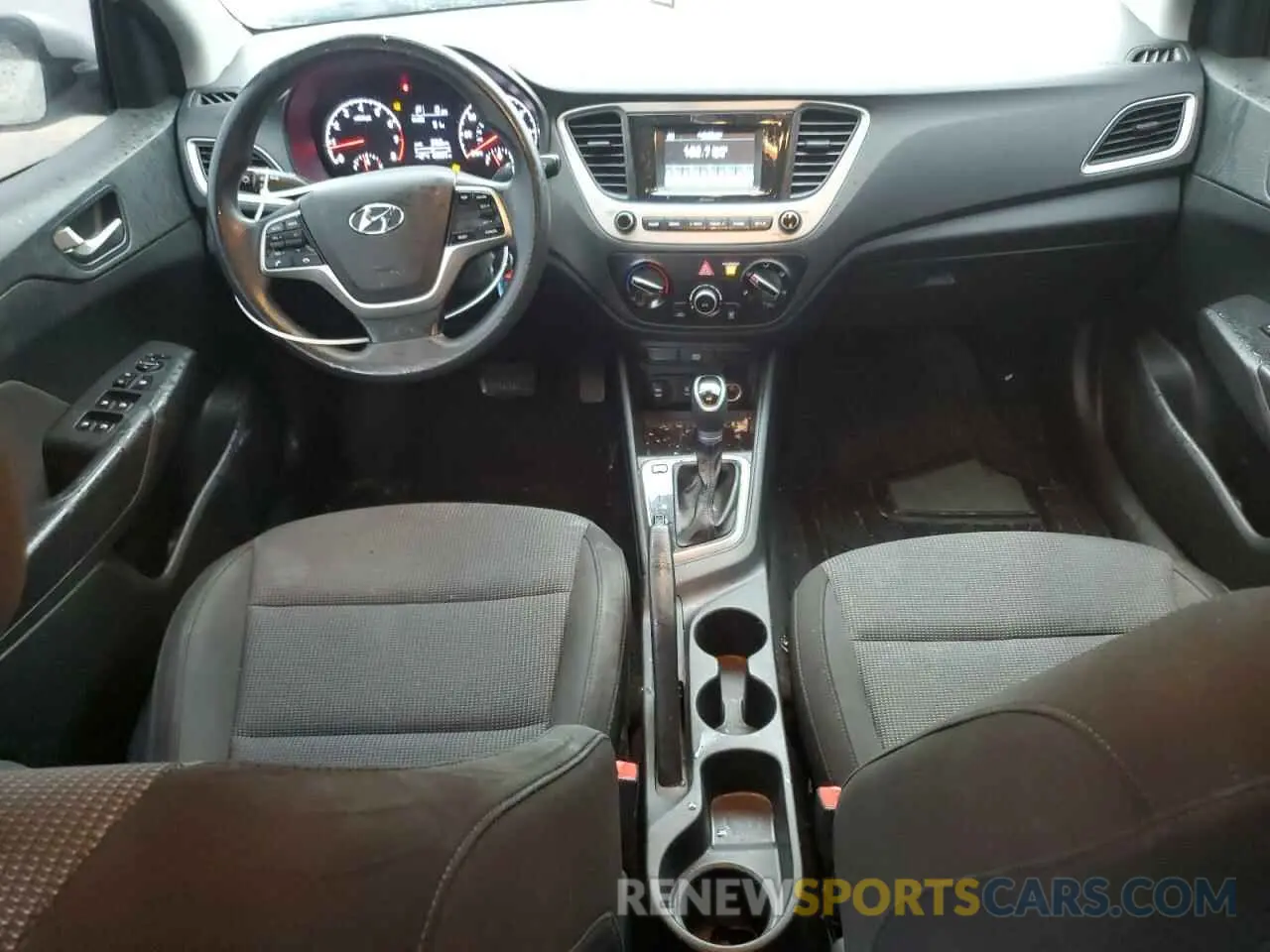 8 Photograph of a damaged car 3KPC24A66LE110435 HYUNDAI ACCENT 2020