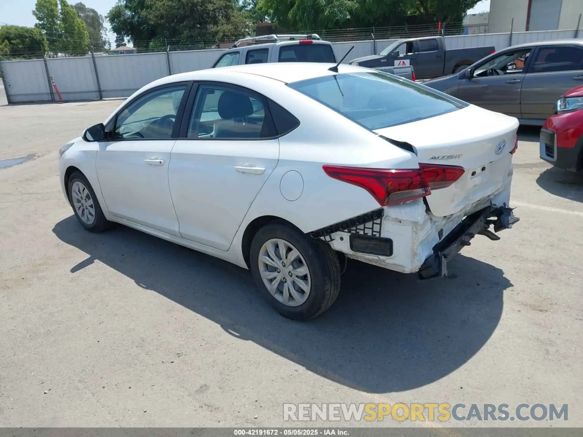 3 Фотография поврежденного автомобиля 3KPC24A67LE092950 HYUNDAI ACCENT 2020