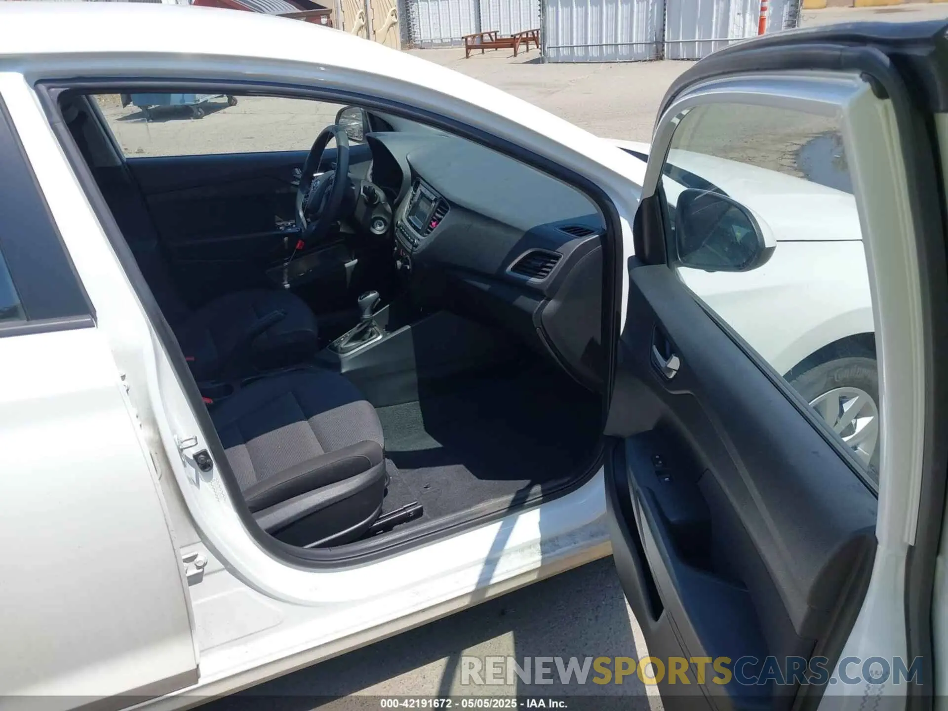 5 Фотография поврежденного автомобиля 3KPC24A67LE092950 HYUNDAI ACCENT 2020