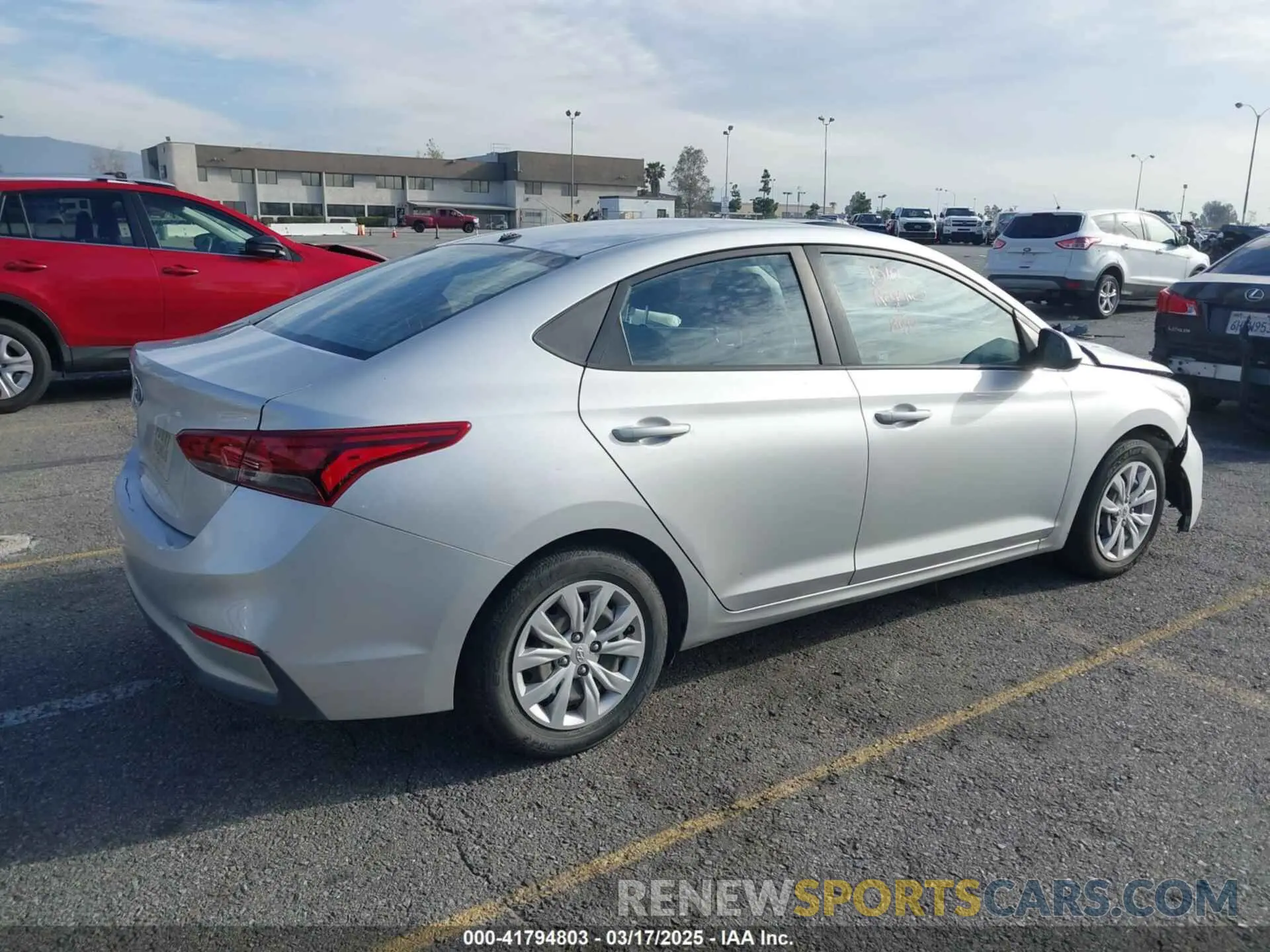 4 Фотография поврежденного автомобиля 3KPC24A67LE092995 HYUNDAI ACCENT 2020