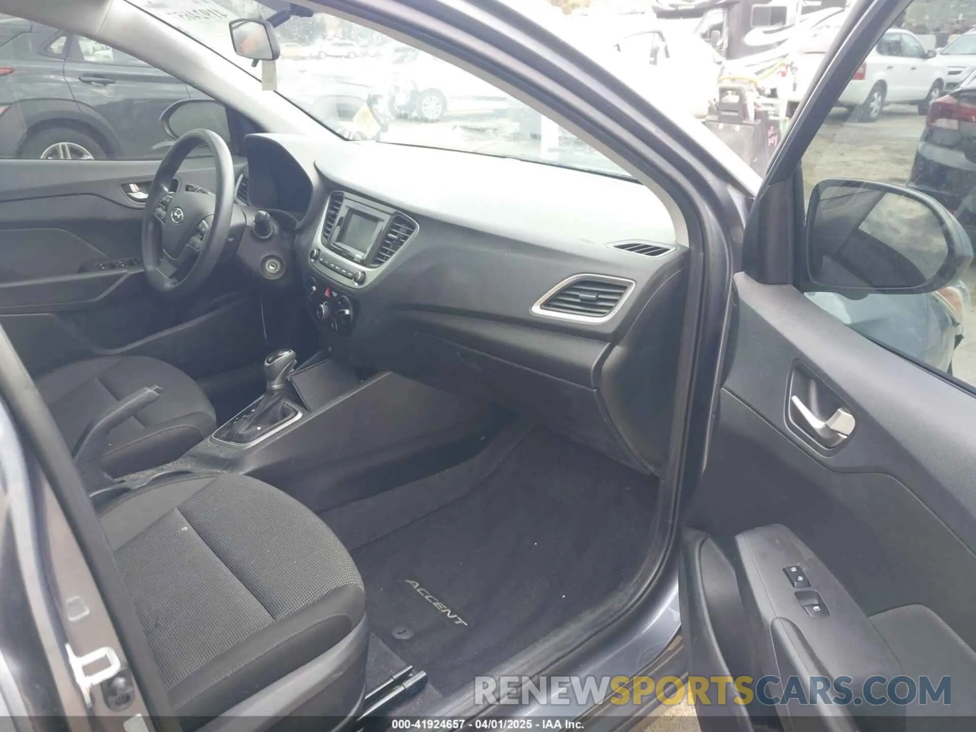 5 Photograph of a damaged car 3KPC24A67LE117880 HYUNDAI ACCENT 2020