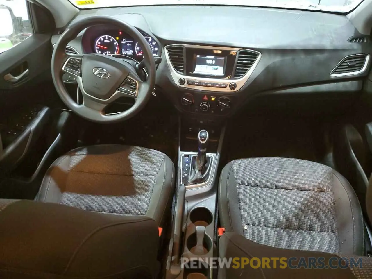 8 Photograph of a damaged car 3KPC24A67LE118804 HYUNDAI ACCENT 2020