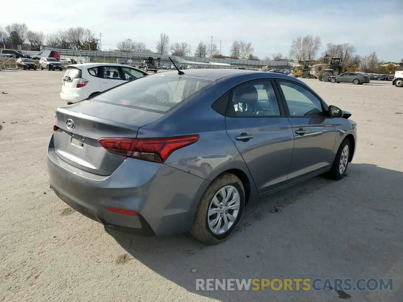 3 Фотография поврежденного автомобиля 3KPC24A67LE126403 HYUNDAI ACCENT 2020