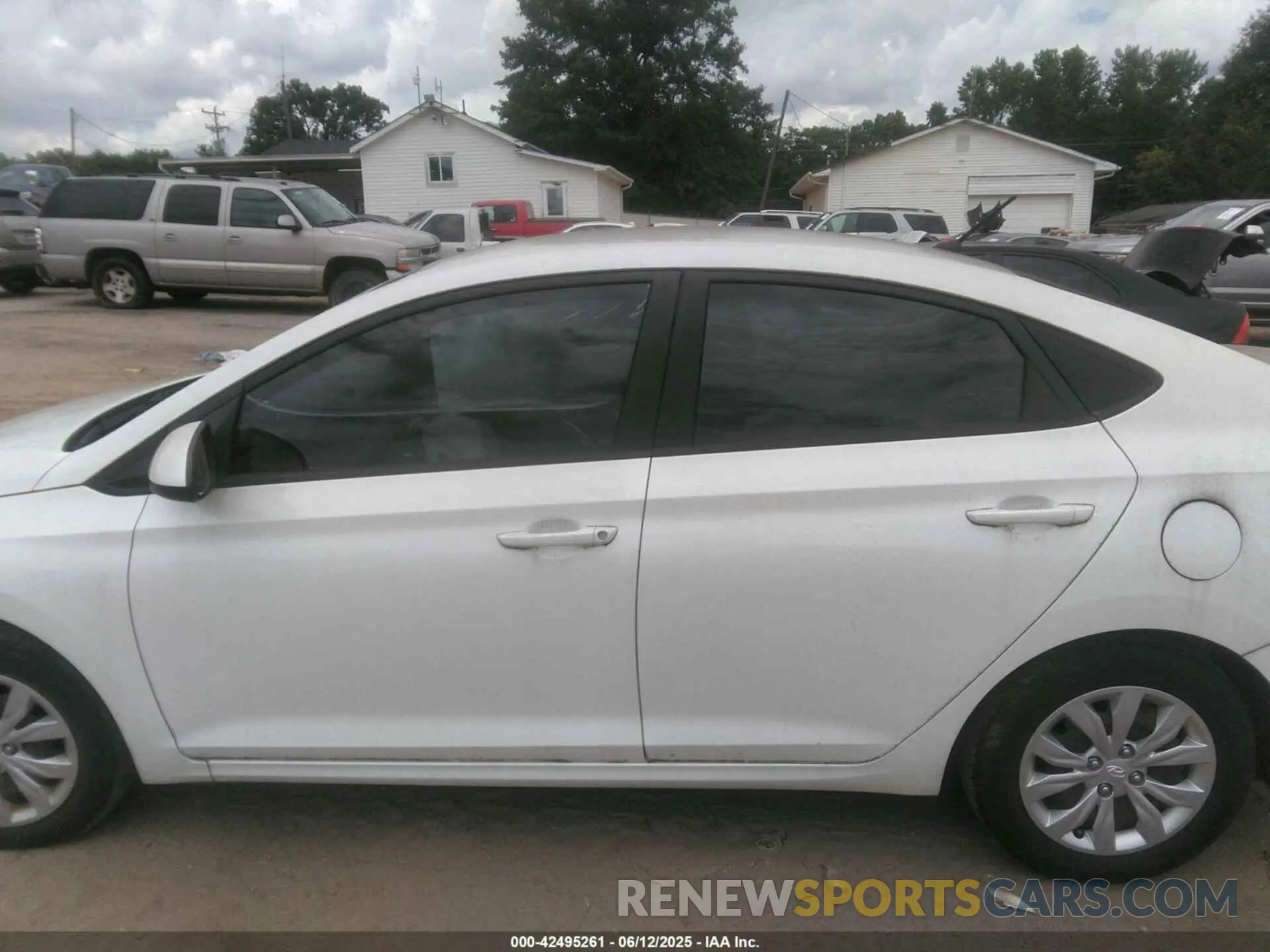 14 Photograph of a damaged car 3KPC24A68LE093184 HYUNDAI ACCENT 2020