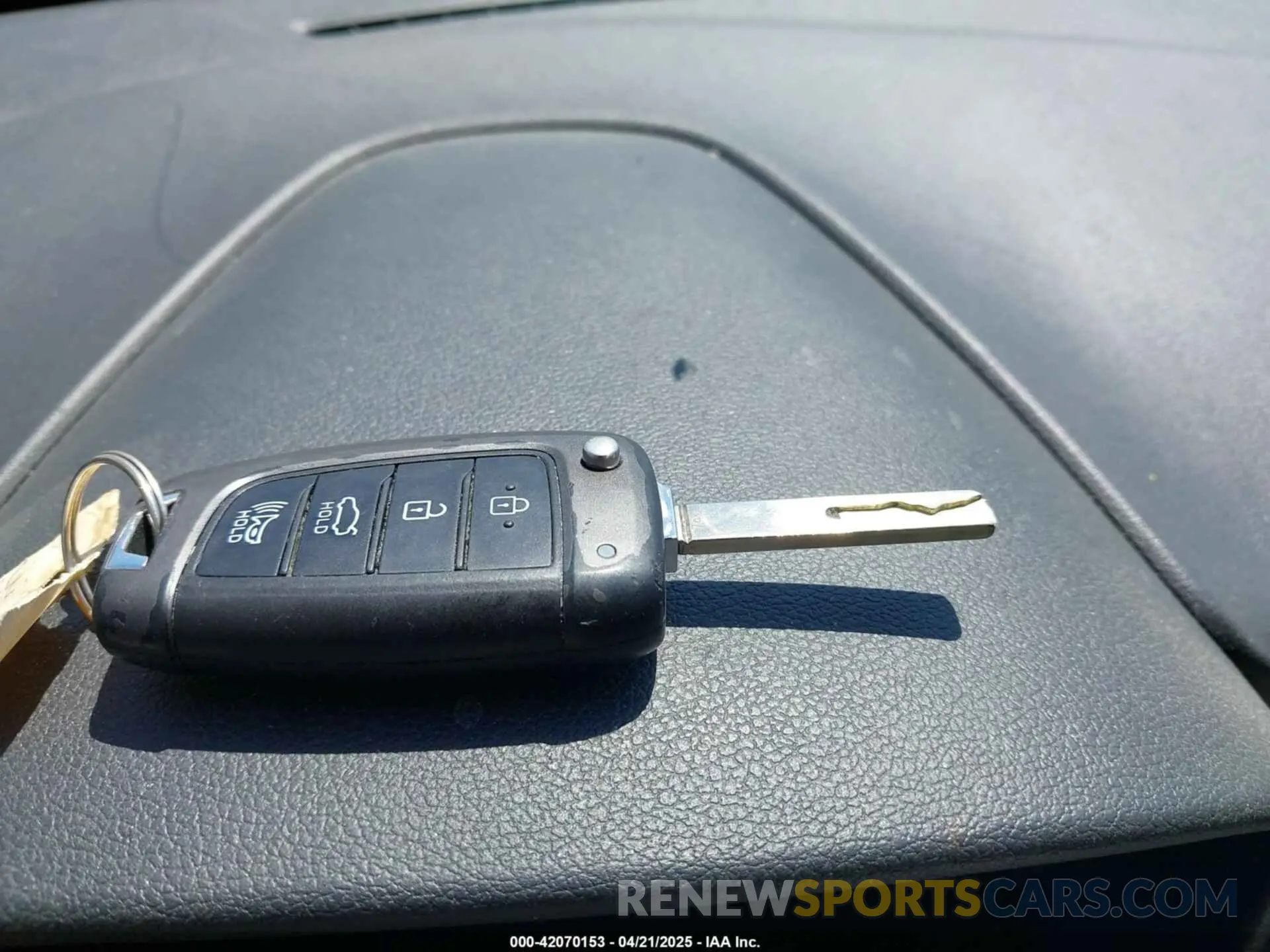 11 Photograph of a damaged car 3KPC24A69LE096613 HYUNDAI ACCENT 2020