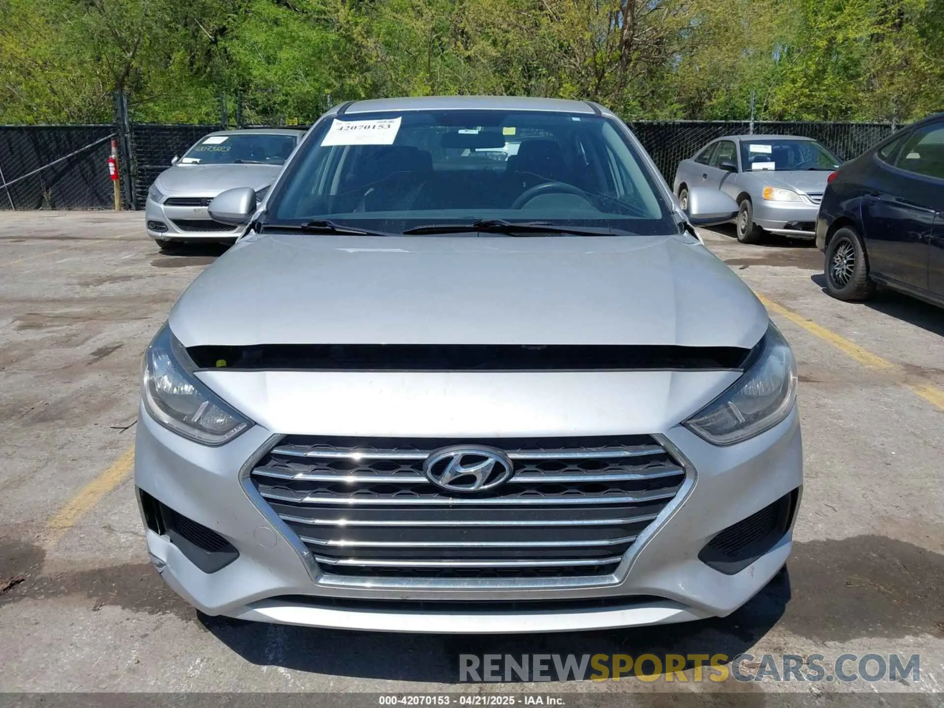 12 Photograph of a damaged car 3KPC24A69LE096613 HYUNDAI ACCENT 2020