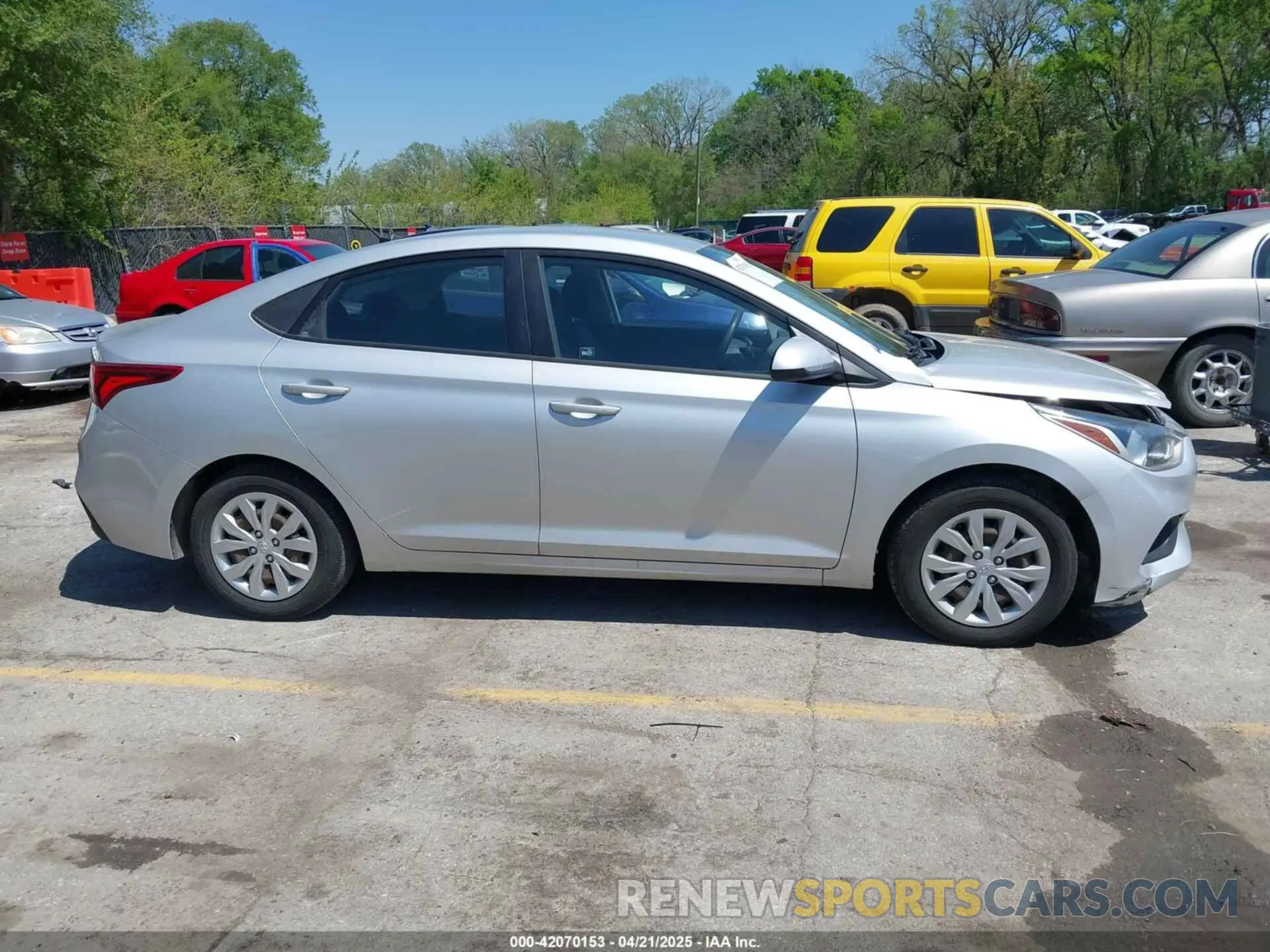 13 Photograph of a damaged car 3KPC24A69LE096613 HYUNDAI ACCENT 2020