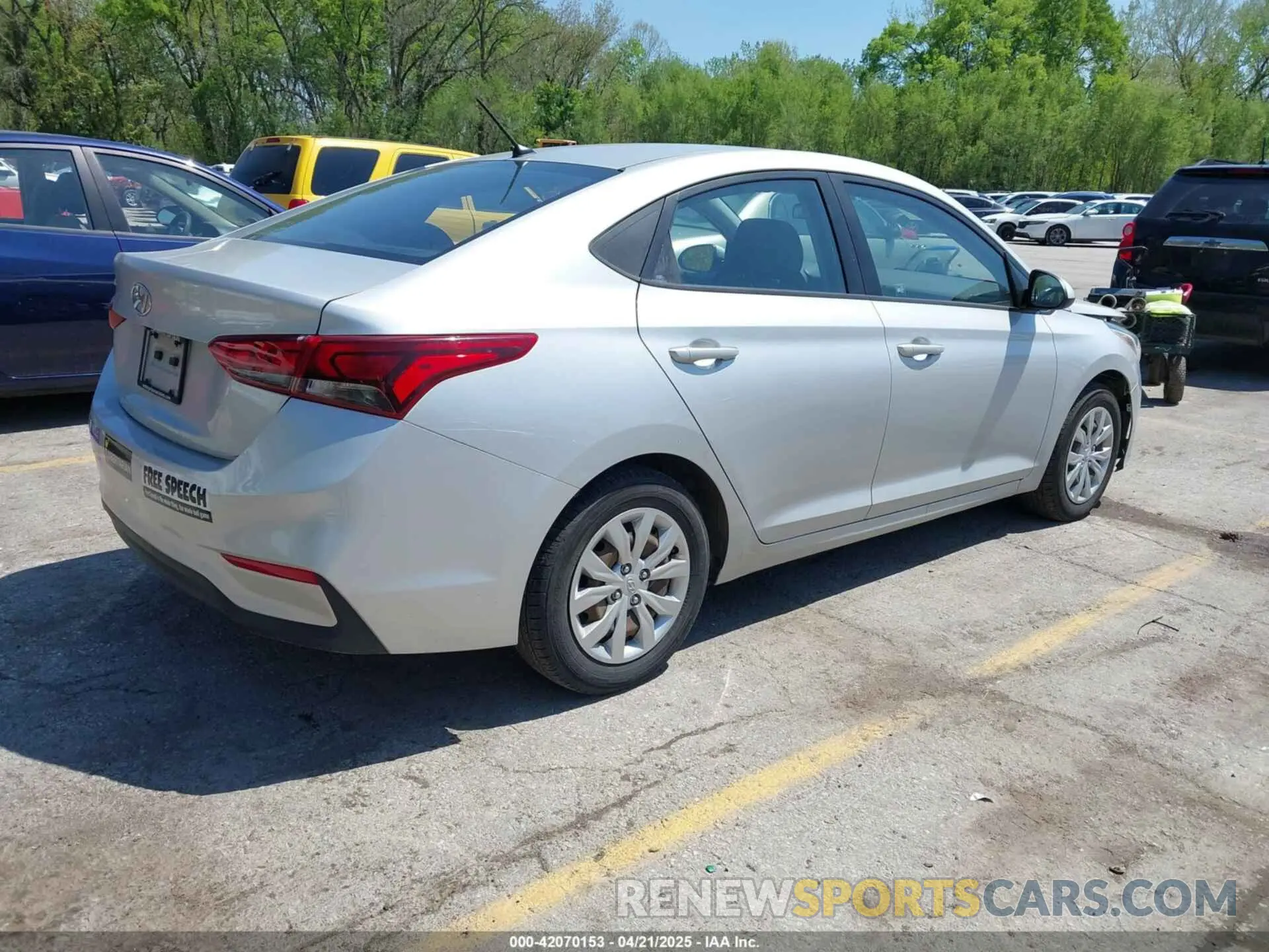 4 Photograph of a damaged car 3KPC24A69LE096613 HYUNDAI ACCENT 2020