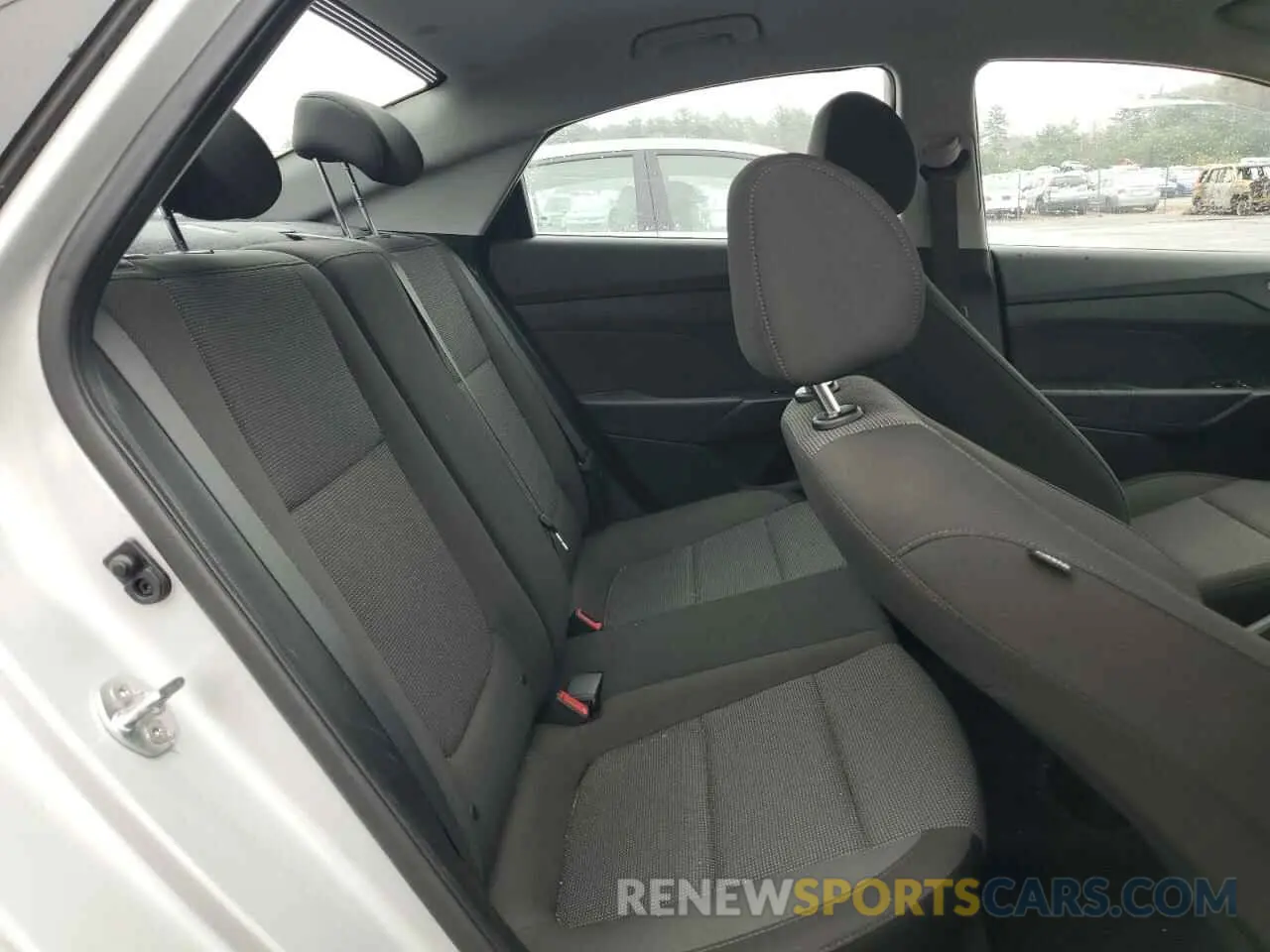10 Photograph of a damaged car 3KPC24A69LE106315 HYUNDAI ACCENT 2020