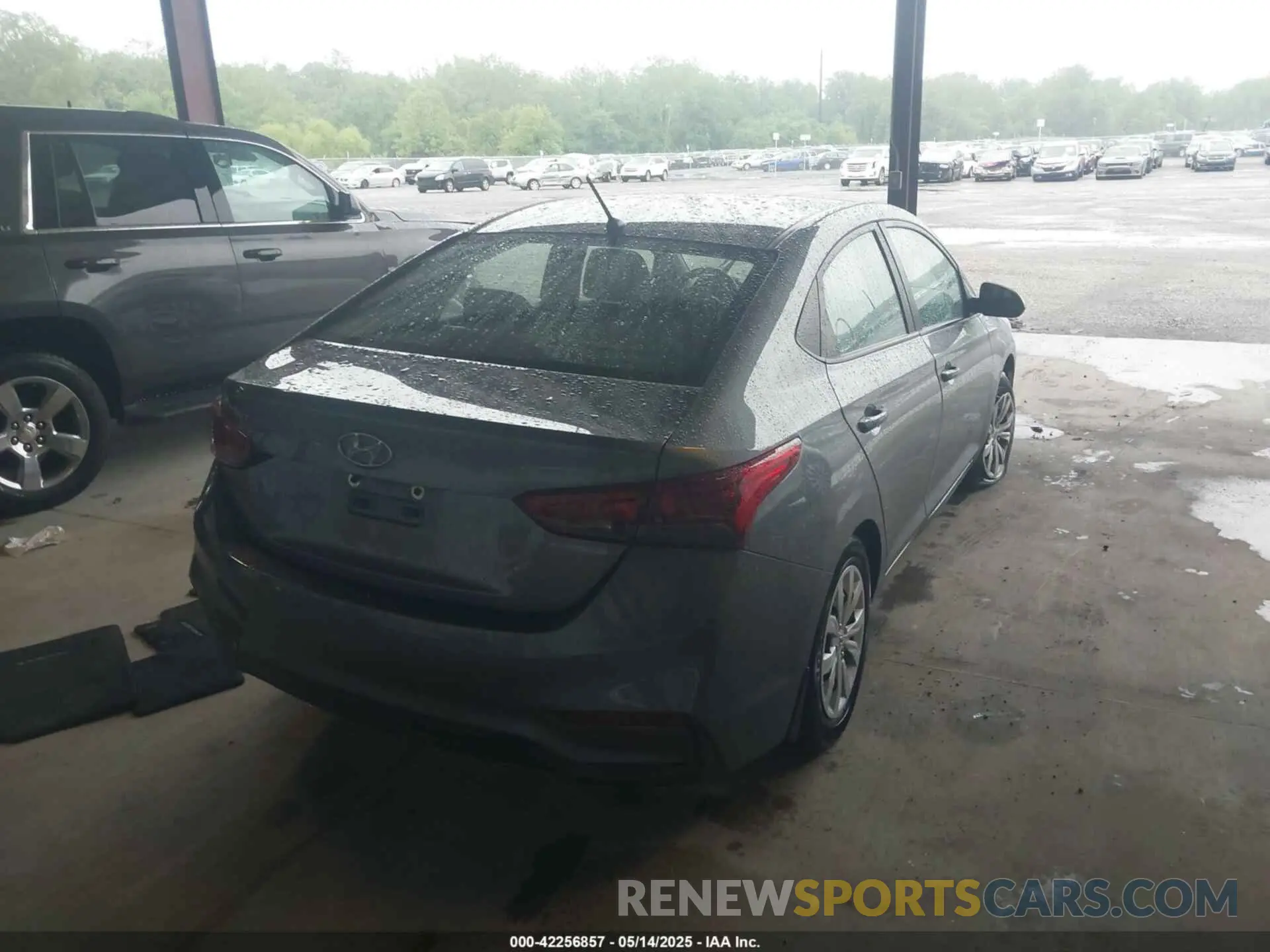 4 Фотография поврежденного автомобиля 3KPC24A69LE107139 HYUNDAI ACCENT 2020