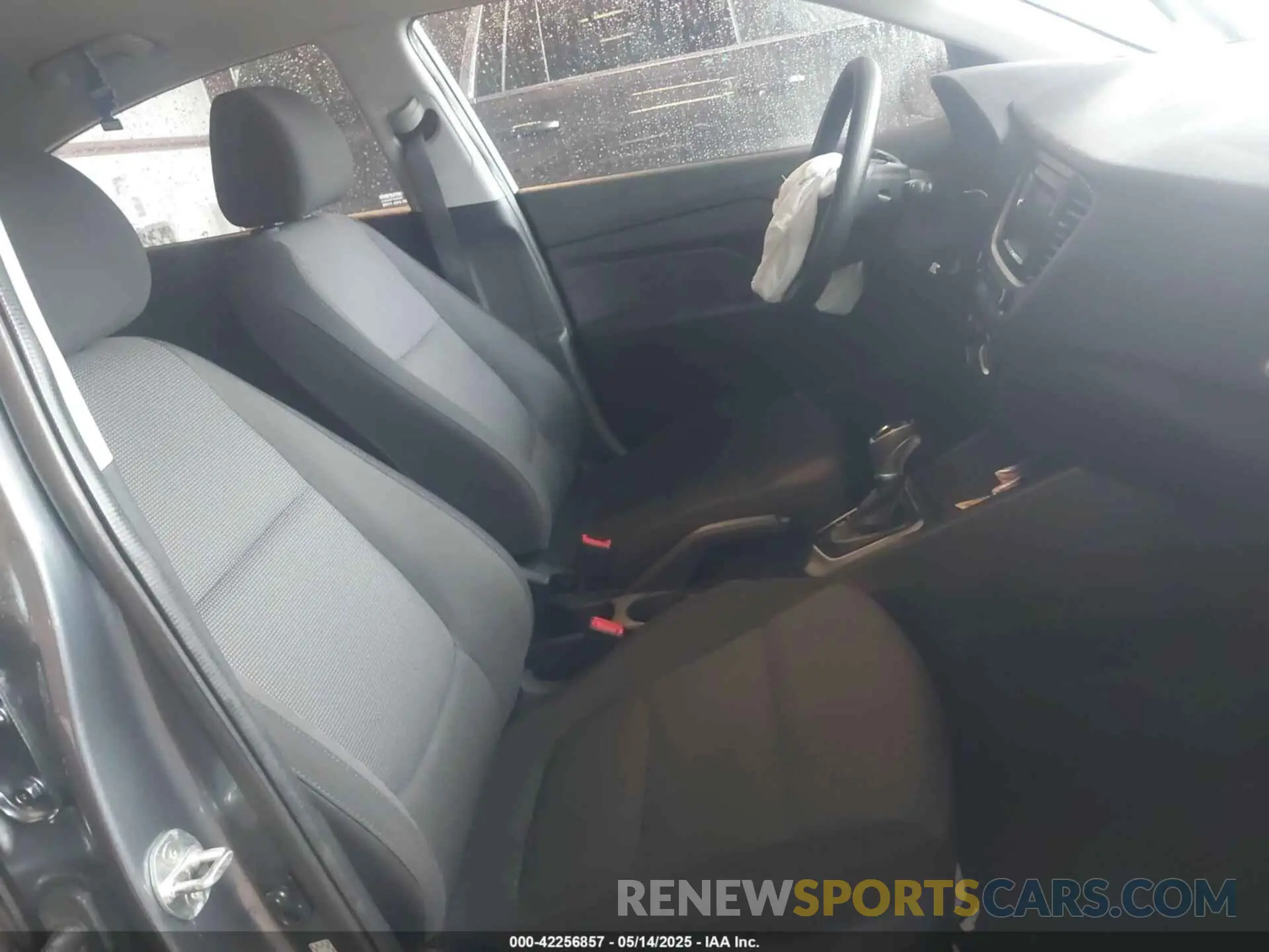 5 Фотография поврежденного автомобиля 3KPC24A69LE107139 HYUNDAI ACCENT 2020