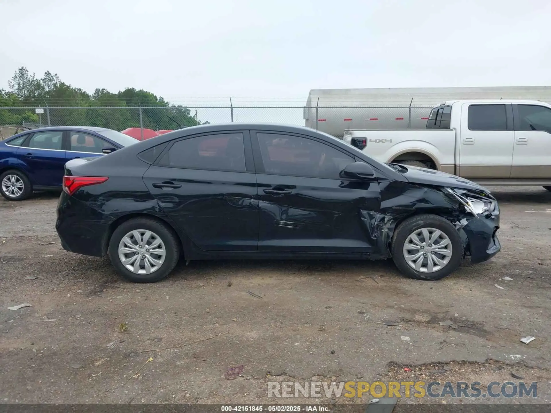 13 Photograph of a damaged car 3KPC24A69LE121557 HYUNDAI ACCENT 2020
