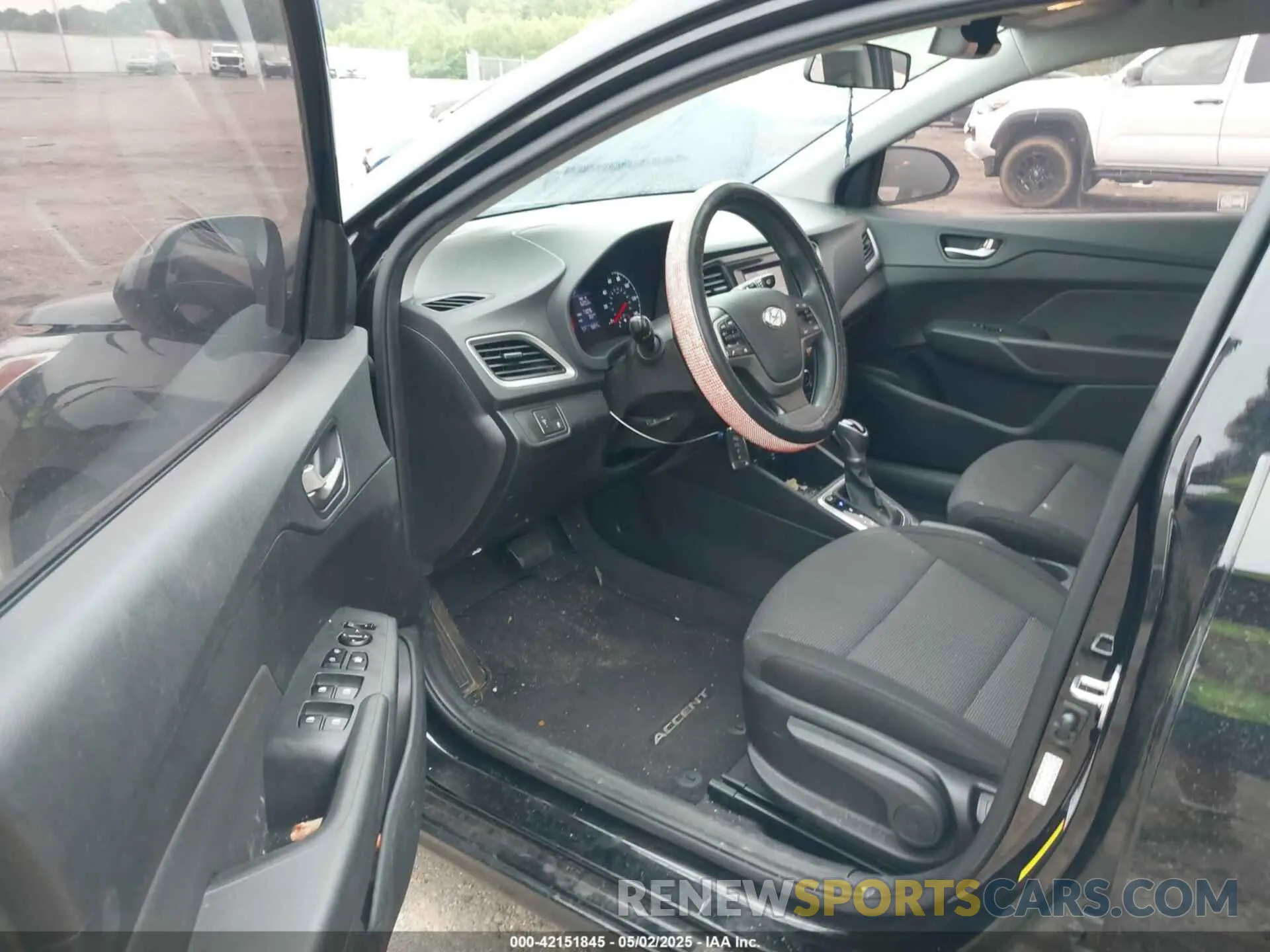 5 Photograph of a damaged car 3KPC24A69LE121557 HYUNDAI ACCENT 2020