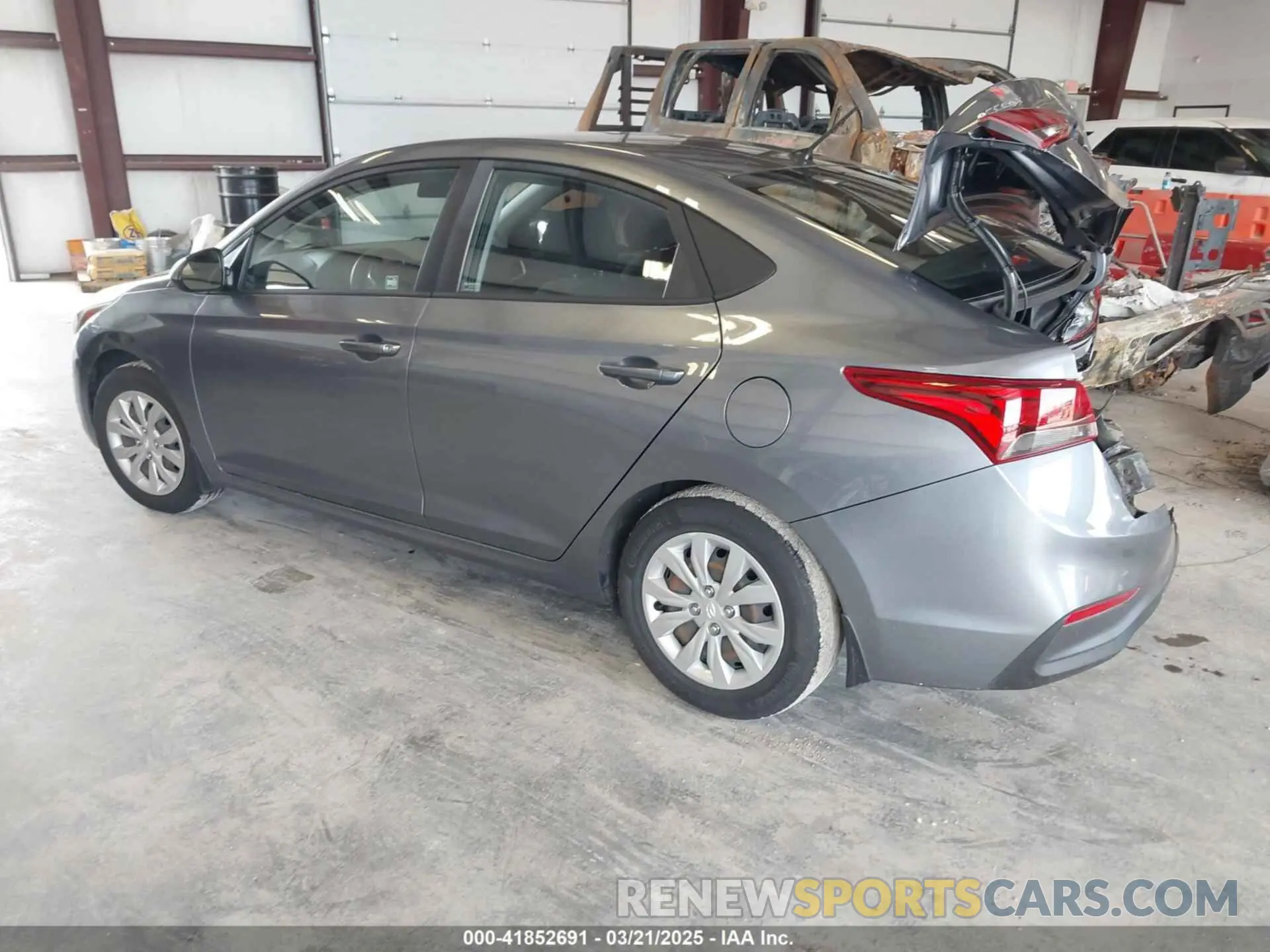 3 Photograph of a damaged car 3KPC24A69LE122644 HYUNDAI ACCENT 2020