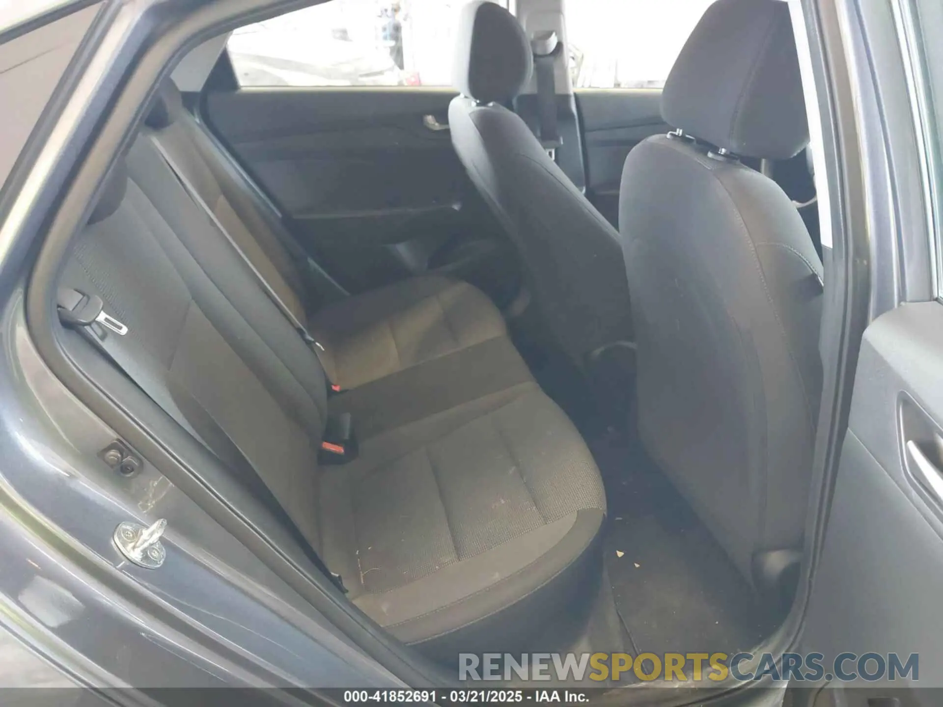 8 Photograph of a damaged car 3KPC24A69LE122644 HYUNDAI ACCENT 2020