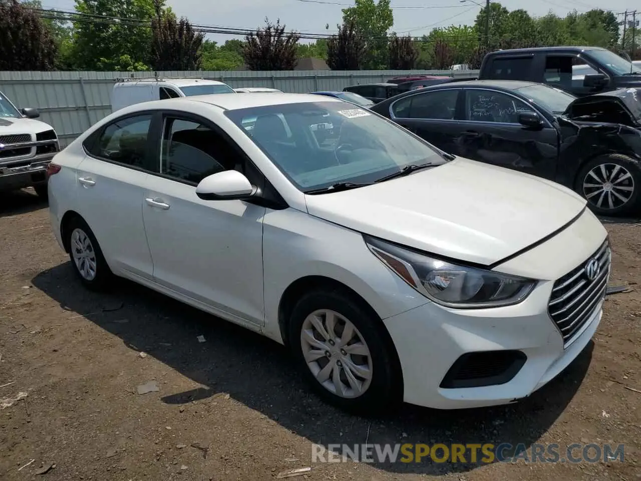 4 Photograph of a damaged car 3KPC24A6XLE099679 HYUNDAI ACCENT 2020