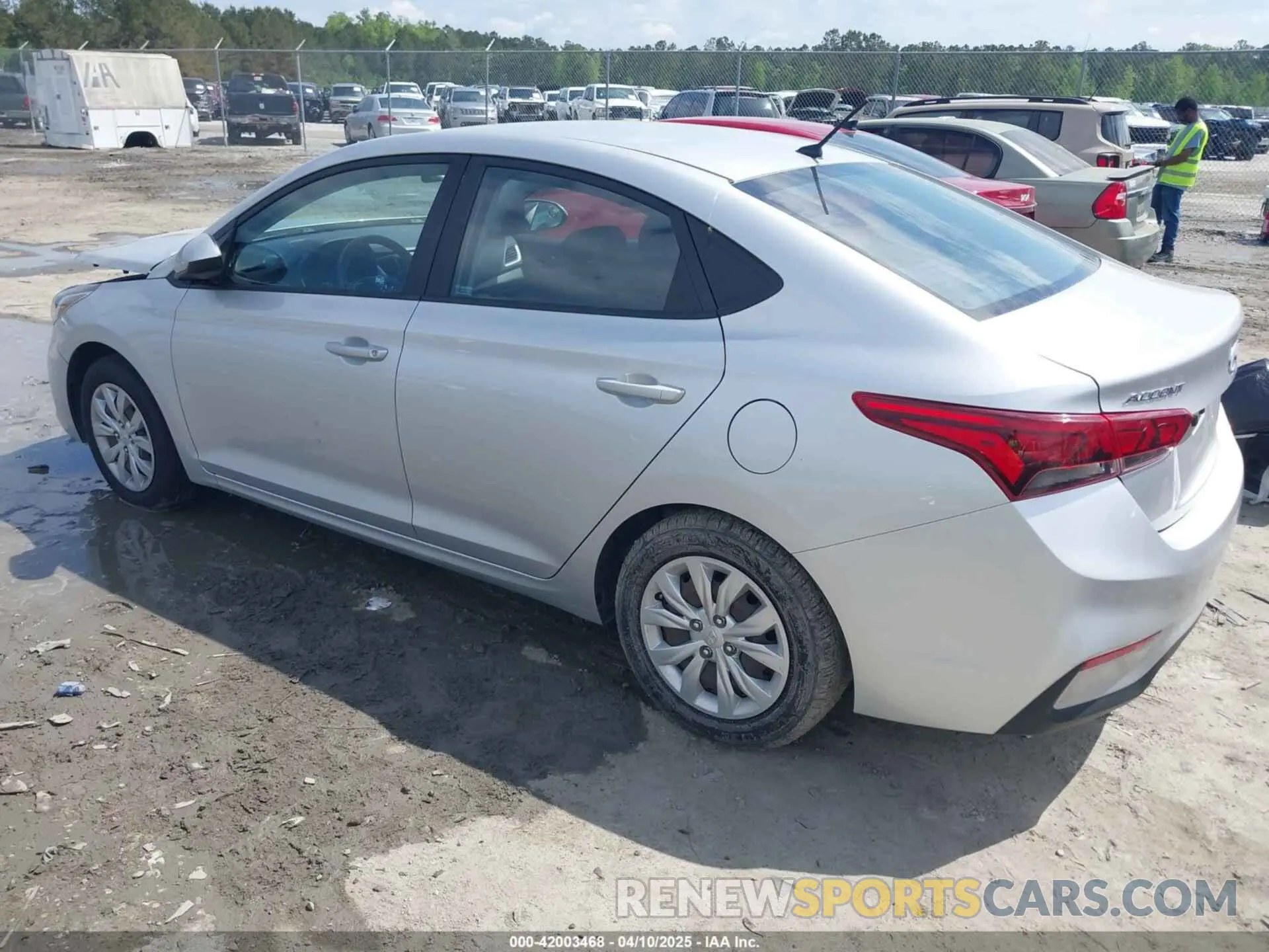 3 Photograph of a damaged car 3KPC24A6XLE107876 HYUNDAI ACCENT 2020