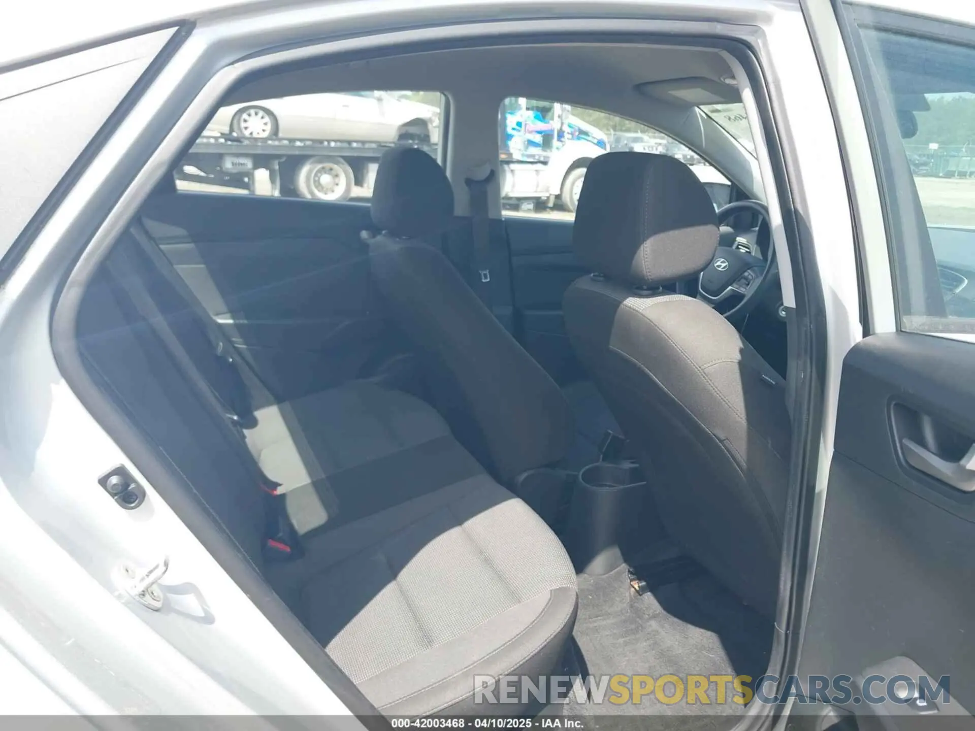 8 Photograph of a damaged car 3KPC24A6XLE107876 HYUNDAI ACCENT 2020