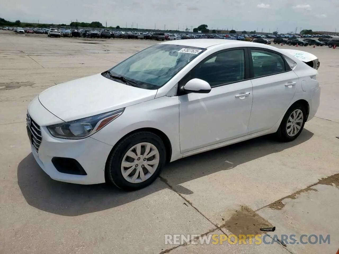 1 Photograph of a damaged car 3KPC24A62ME132613 HYUNDAI ACCENT 2021
