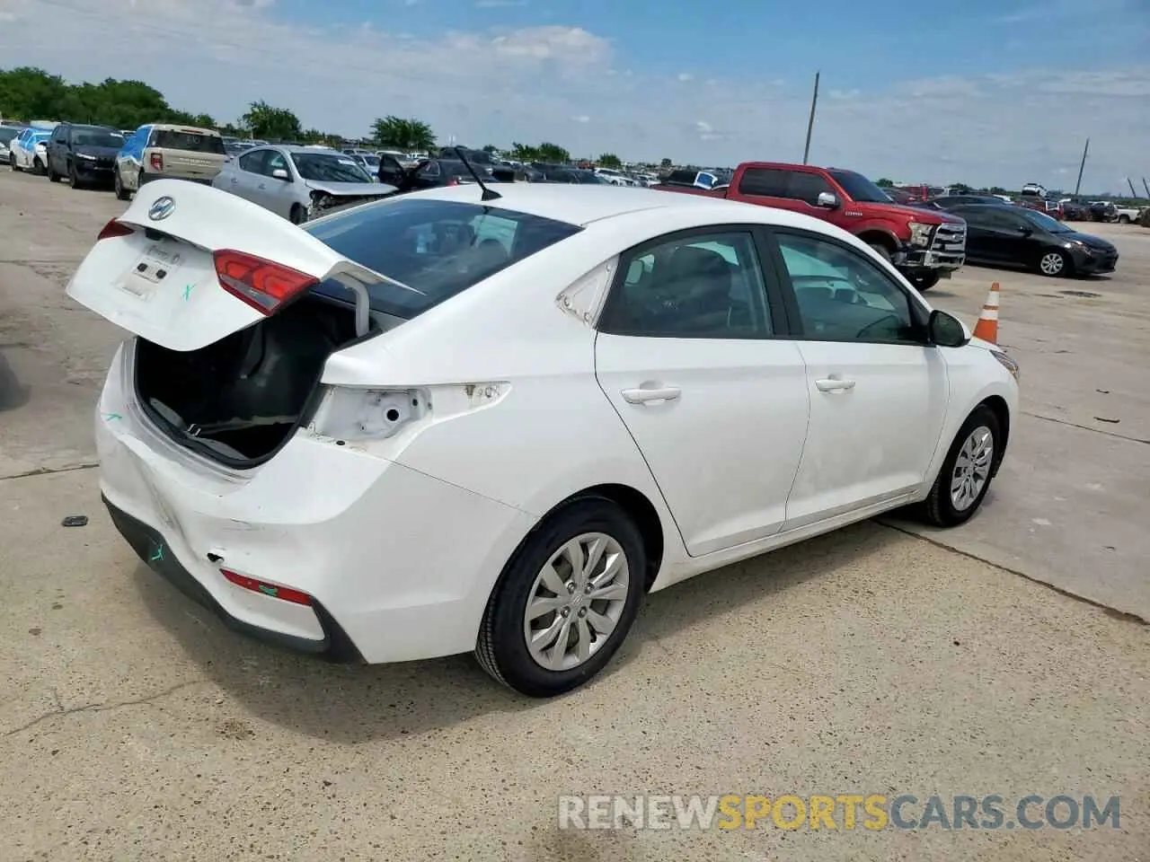 3 Photograph of a damaged car 3KPC24A62ME132613 HYUNDAI ACCENT 2021