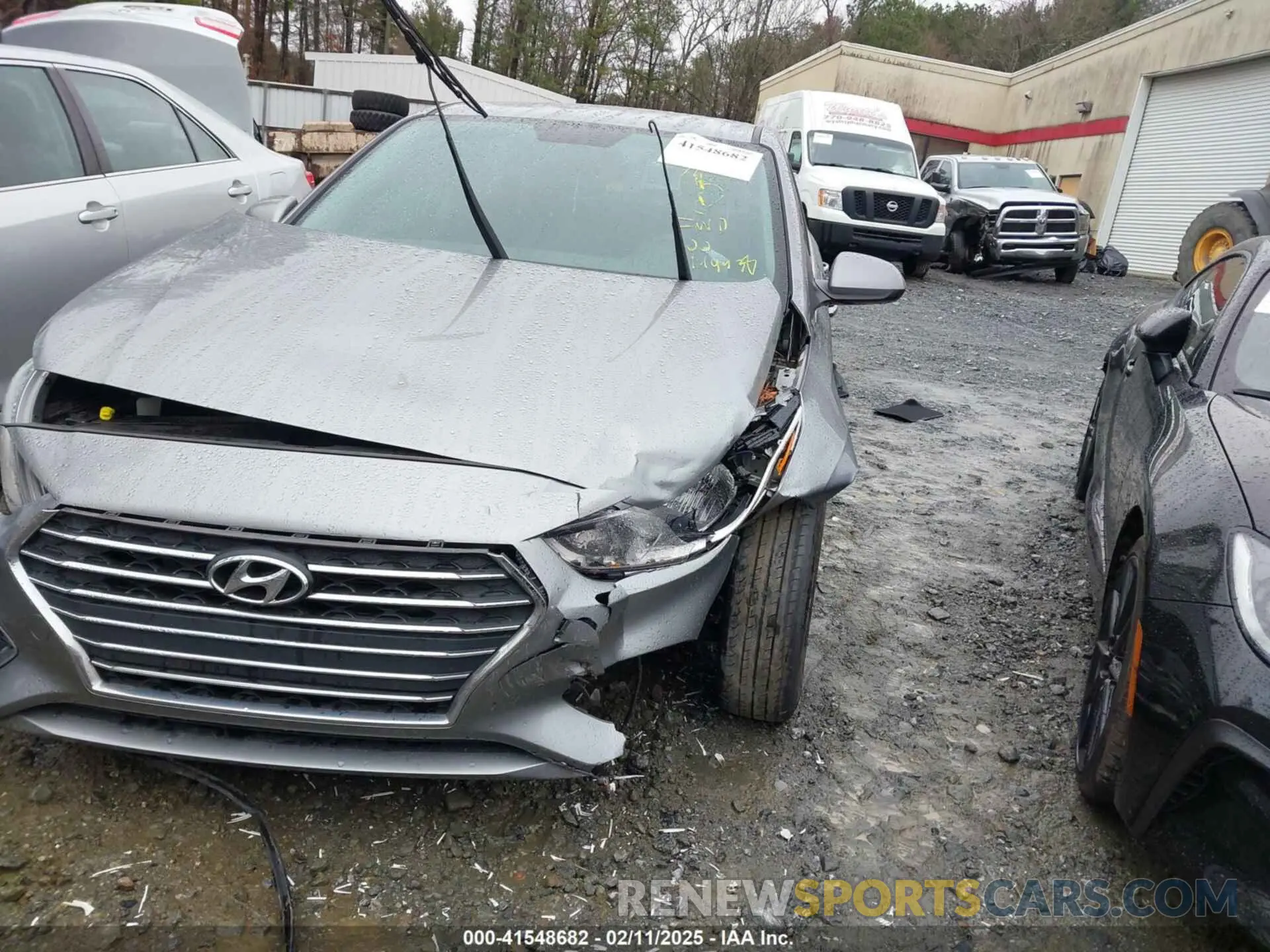 2 Photograph of a damaged car 3KPC24A62ME144938 HYUNDAI ACCENT 2021