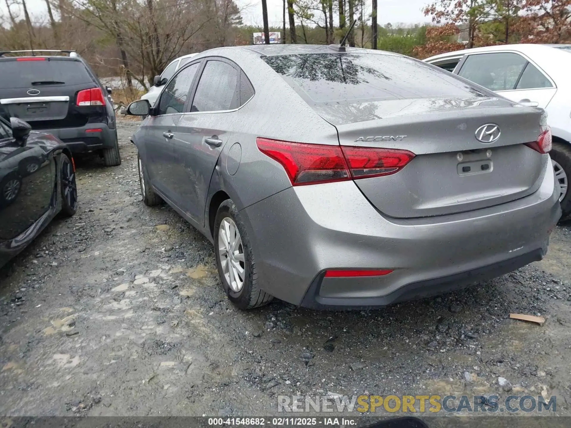 3 Photograph of a damaged car 3KPC24A62ME144938 HYUNDAI ACCENT 2021