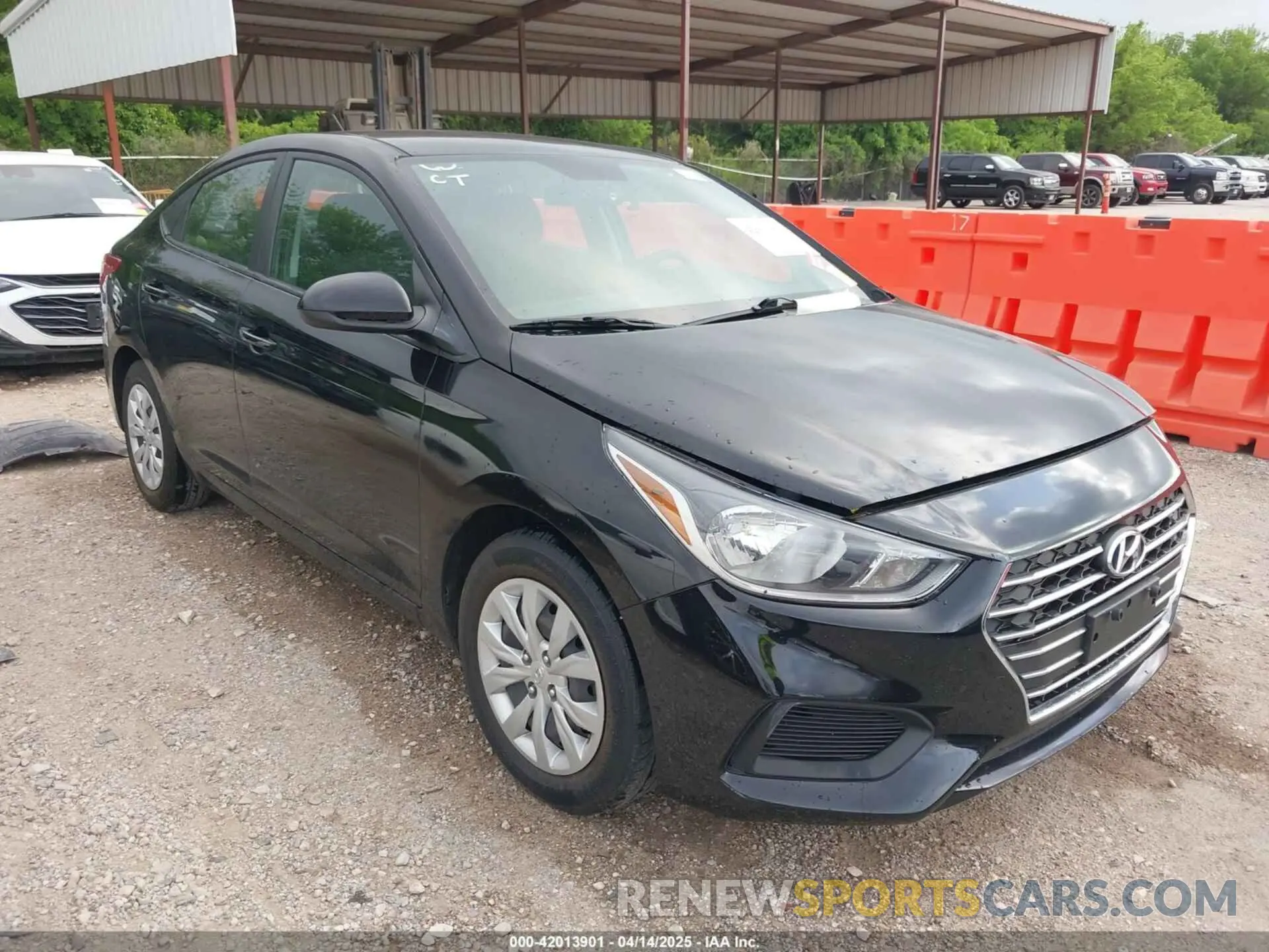 1 Photograph of a damaged car 3KPC24A62ME147077 HYUNDAI ACCENT 2021