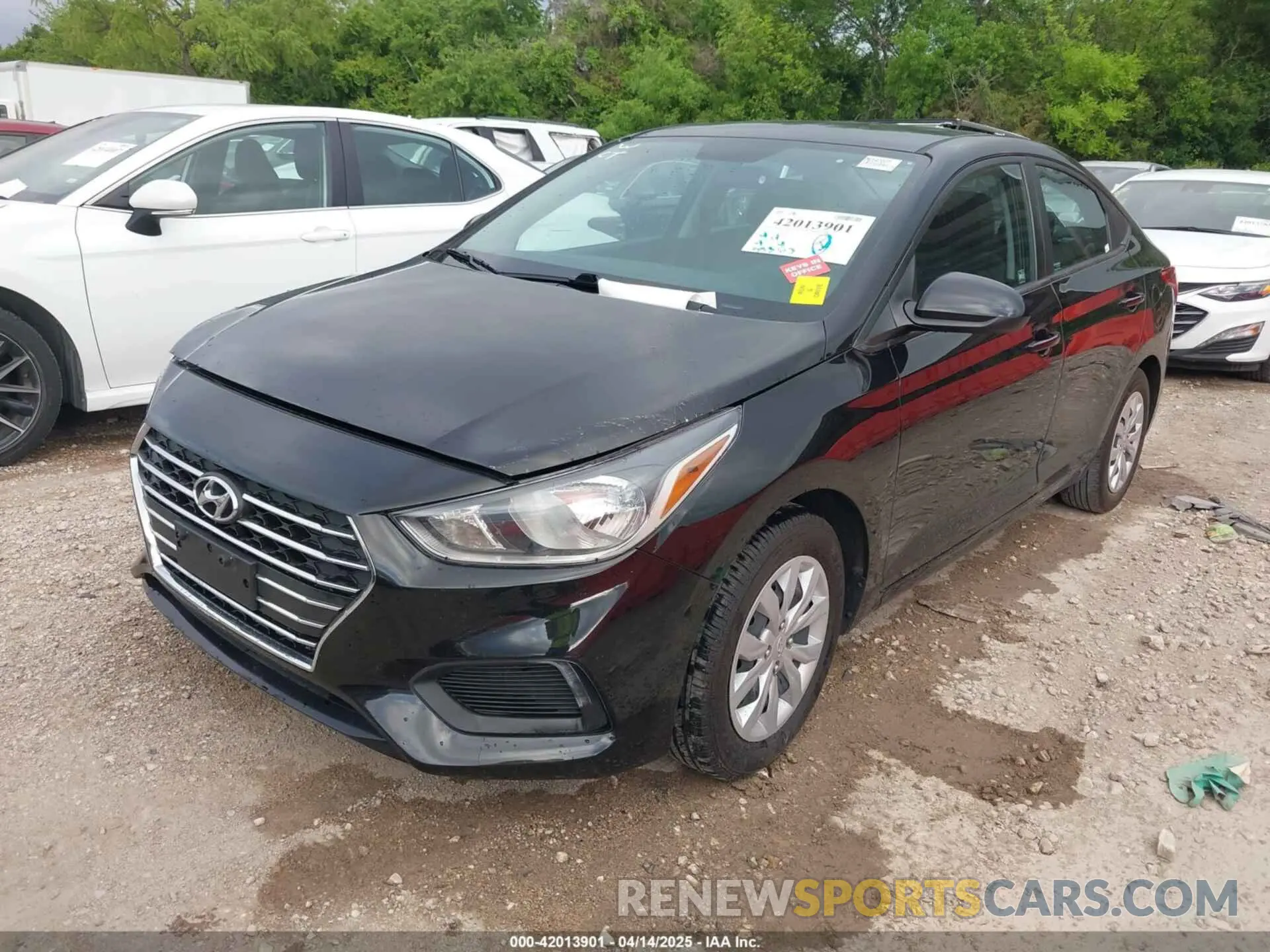 2 Photograph of a damaged car 3KPC24A62ME147077 HYUNDAI ACCENT 2021