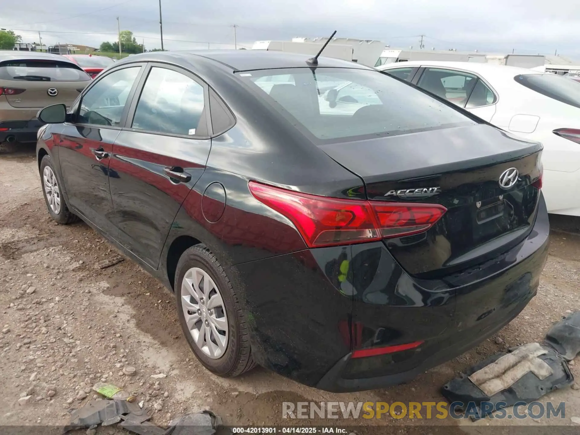 3 Photograph of a damaged car 3KPC24A62ME147077 HYUNDAI ACCENT 2021